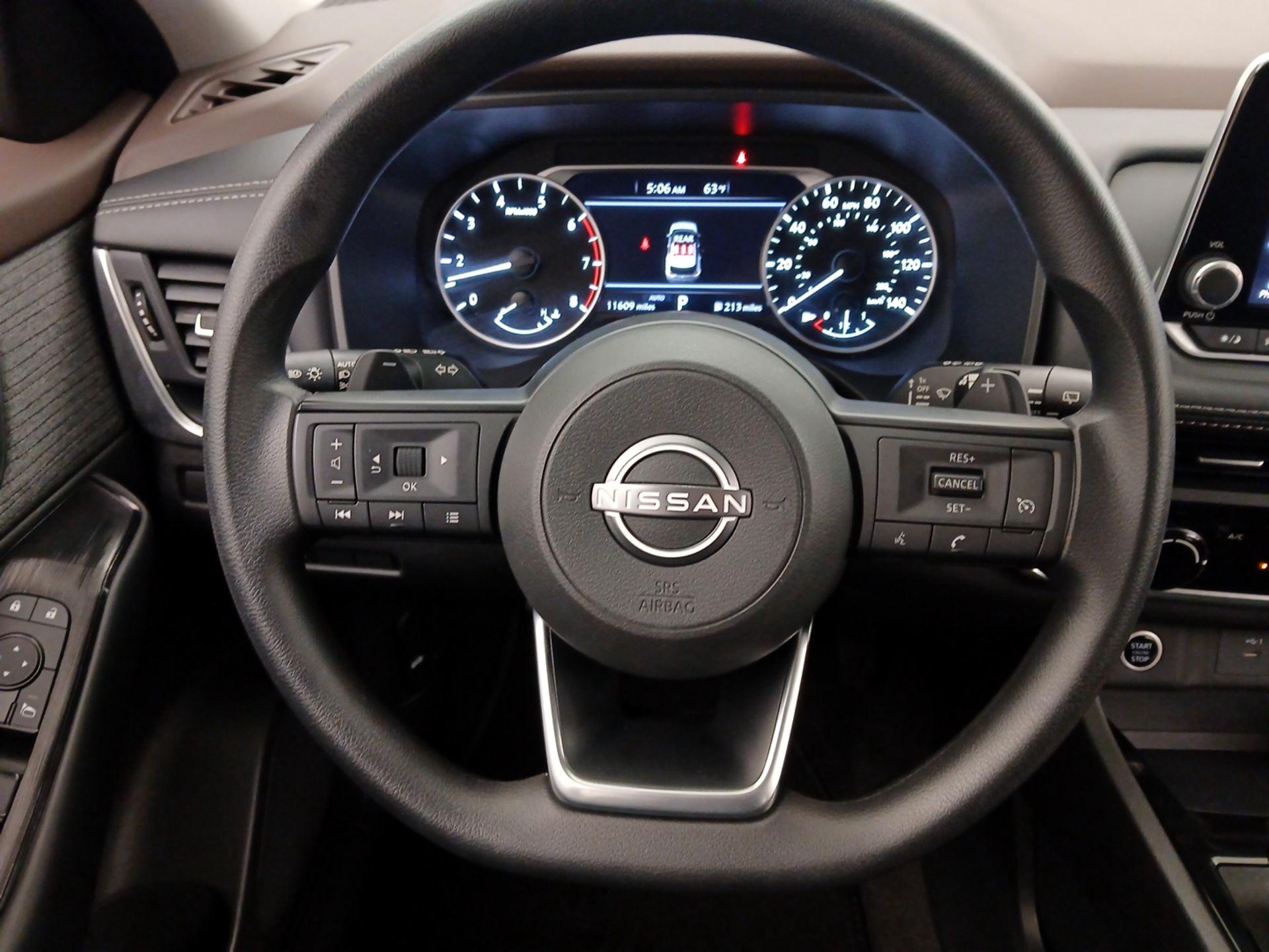 Thumbnail: 2023 Nissan Rogue - 10