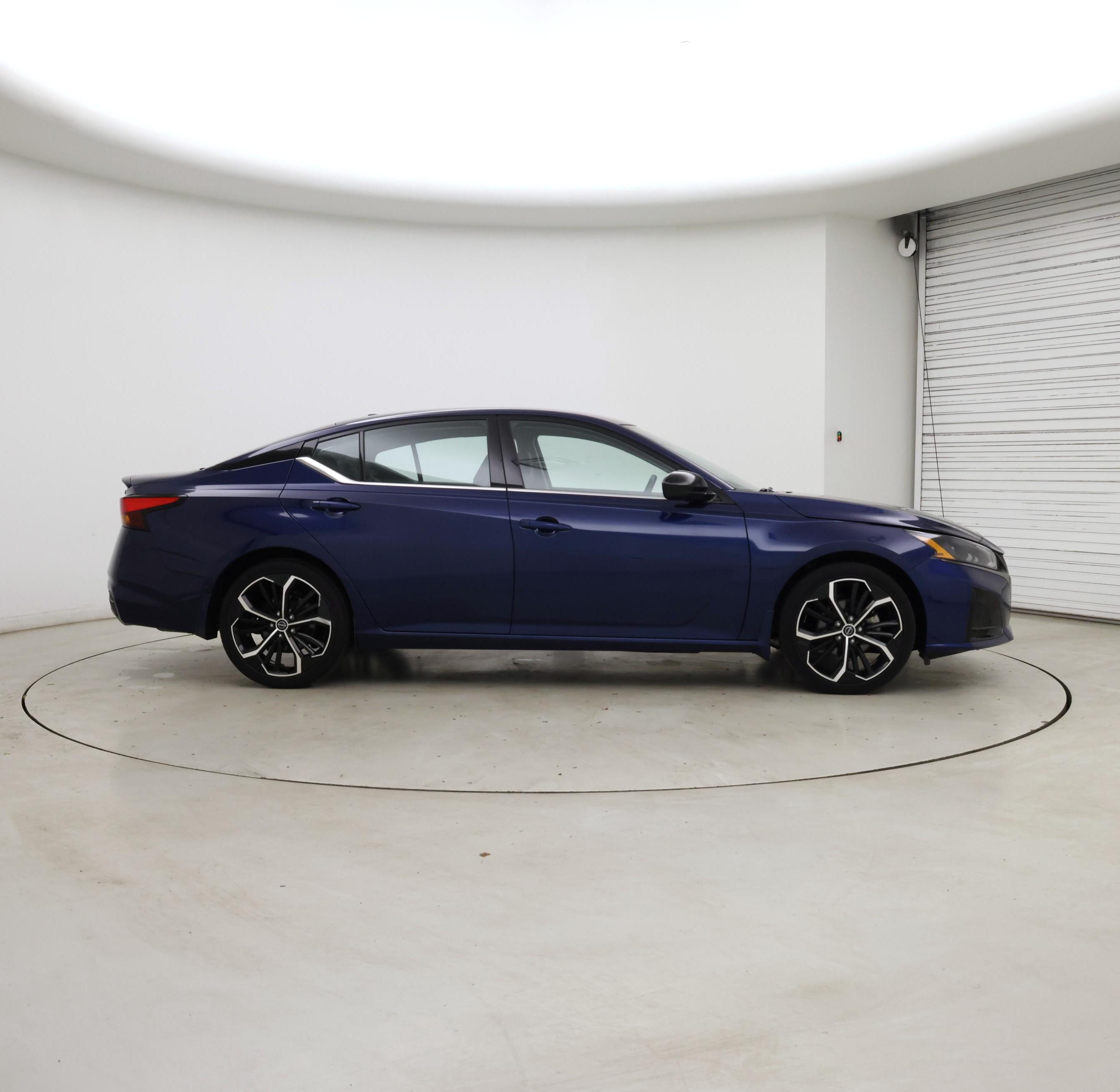 Thumbnail: 2023 Nissan Altima - 7