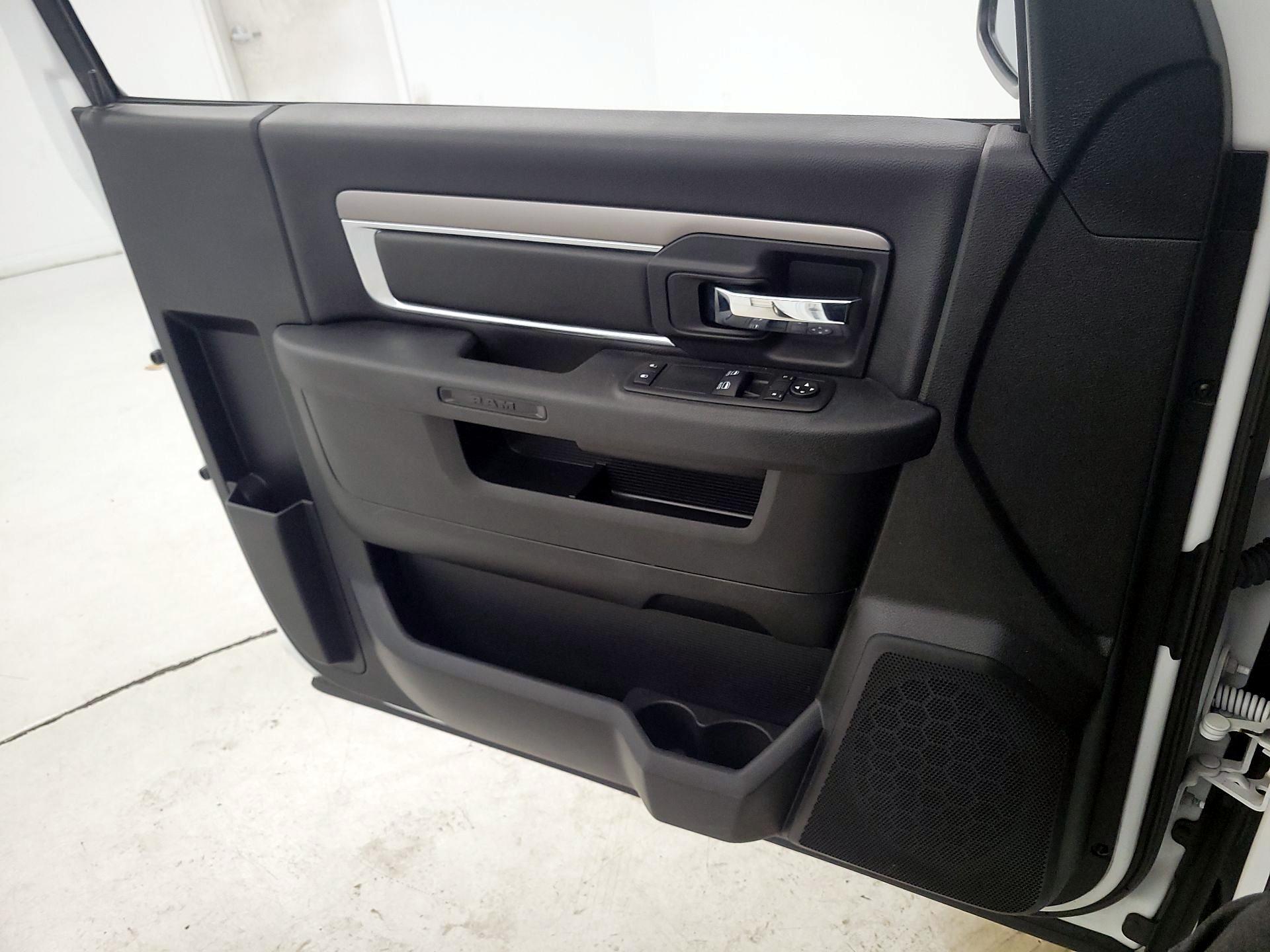 Thumbnail: 2022 RAM 1500 Classic - 12