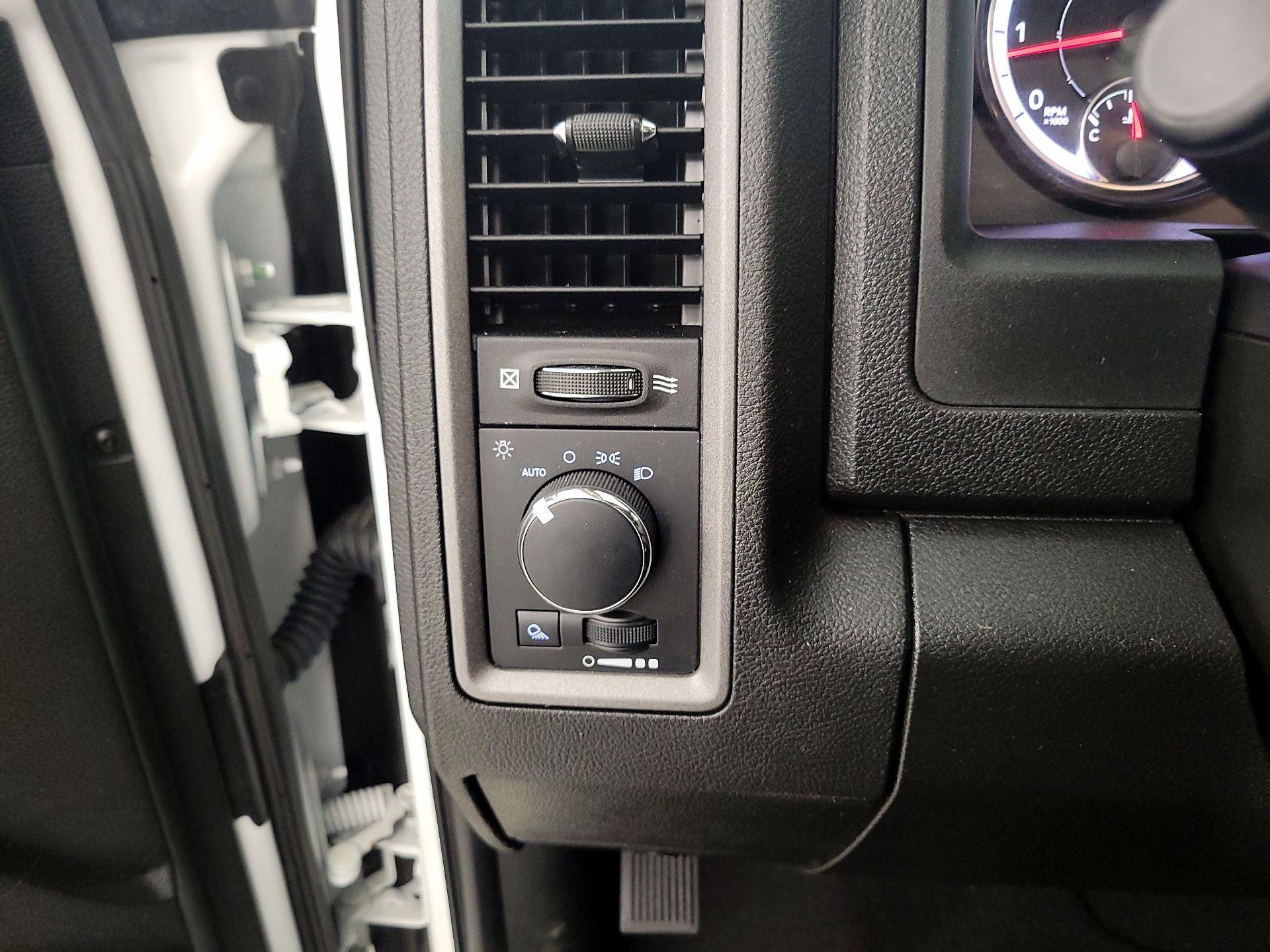 Thumbnail: 2022 RAM 1500 Classic - 13