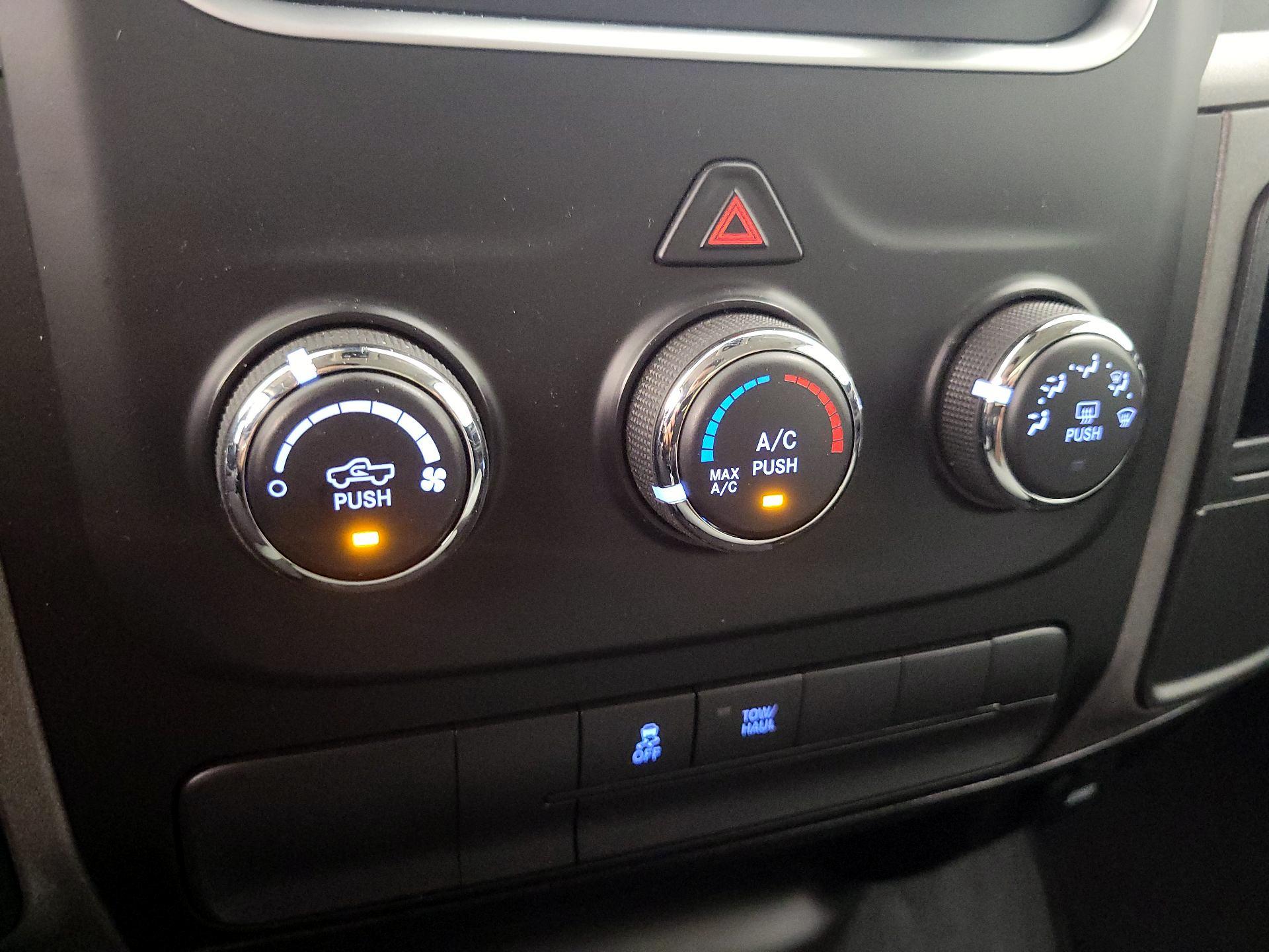 Thumbnail: 2022 RAM 1500 Classic - 16