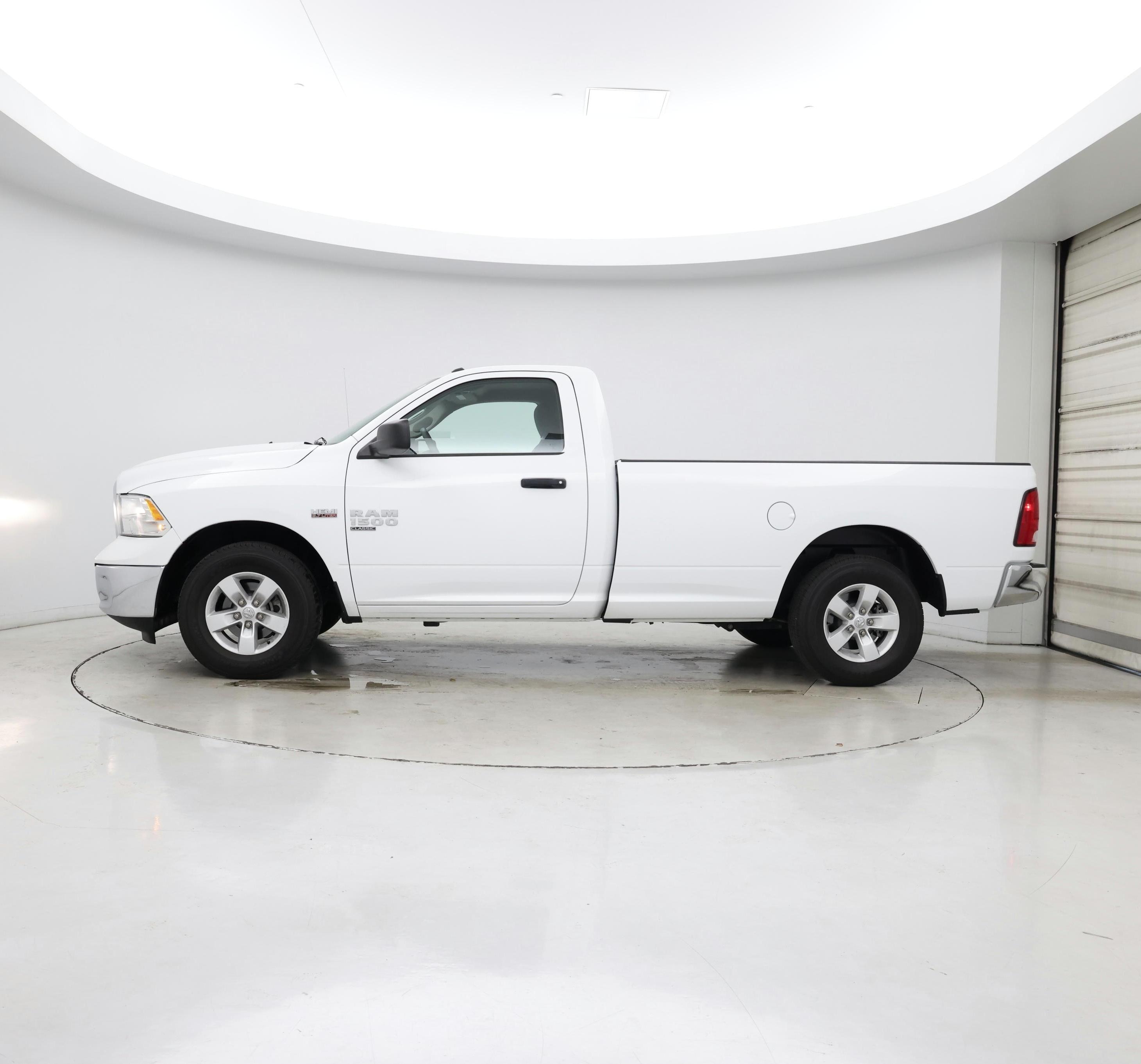 Thumbnail: 2022 RAM 1500 Classic - 3