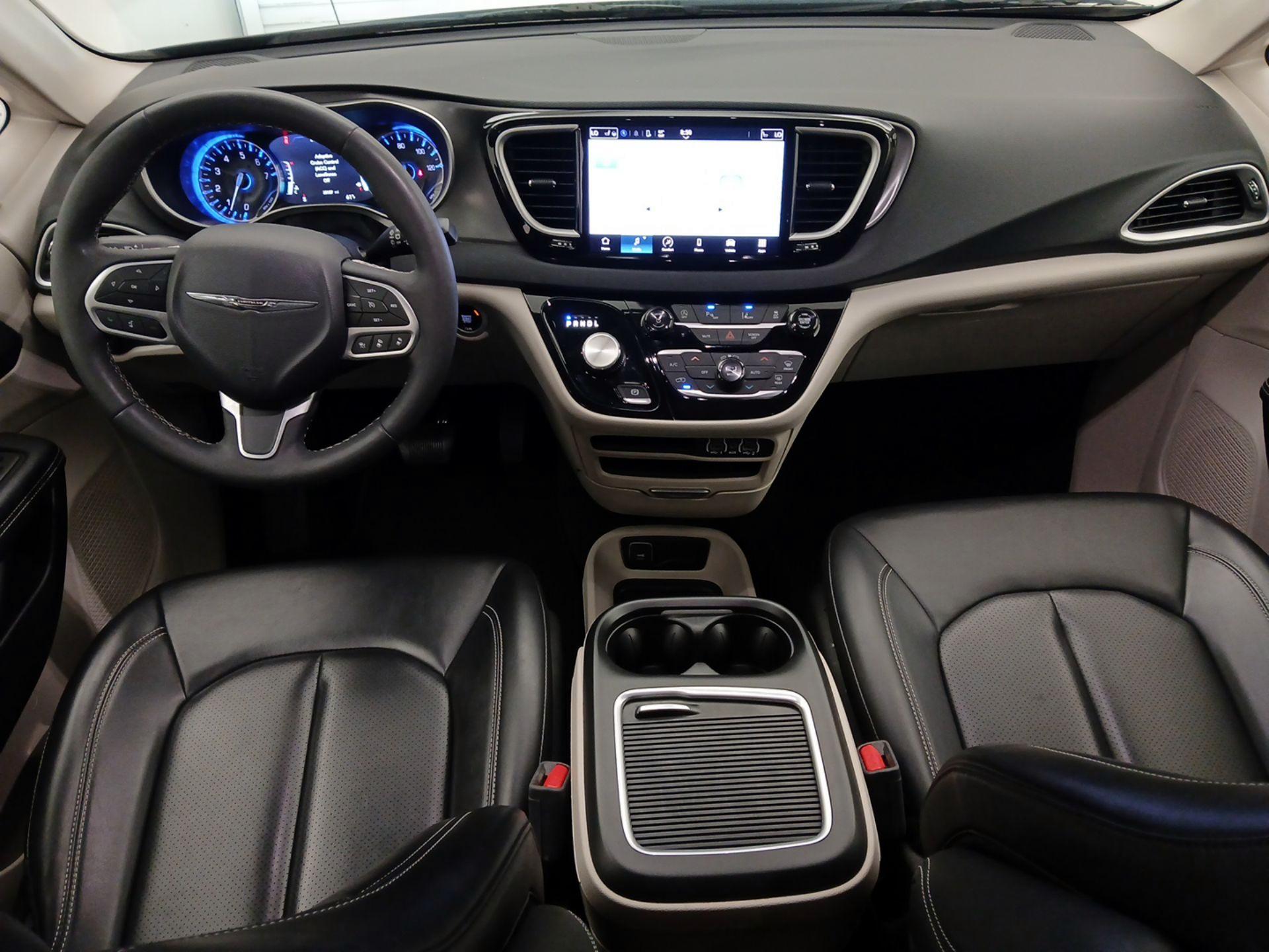 Thumbnail: 2023 Chrysler Pacifica - 9