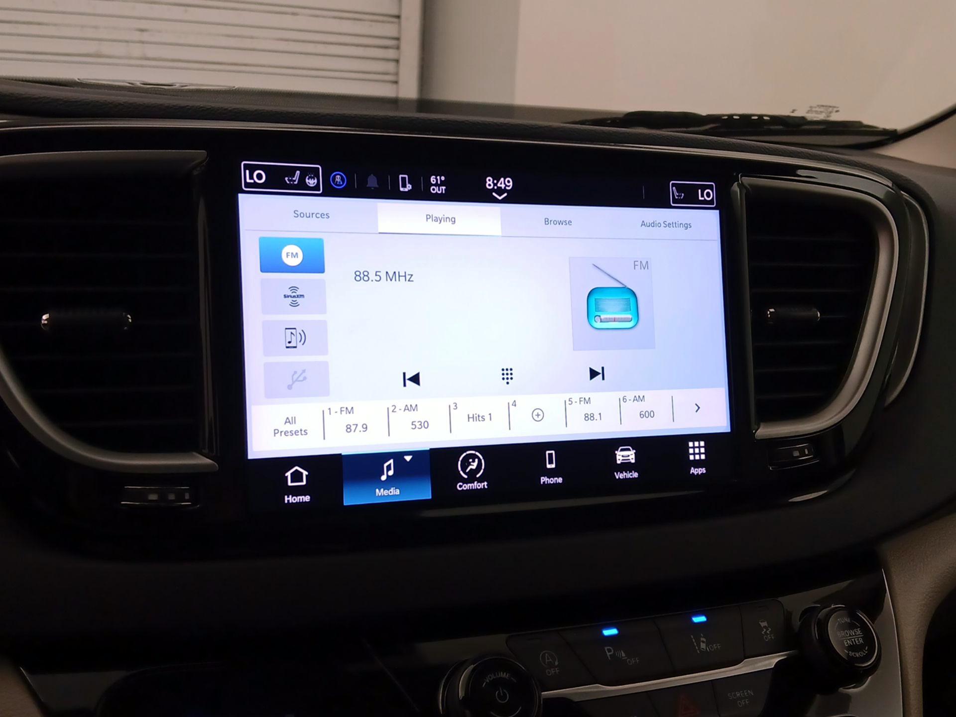 Thumbnail: 2023 Chrysler Pacifica - 15