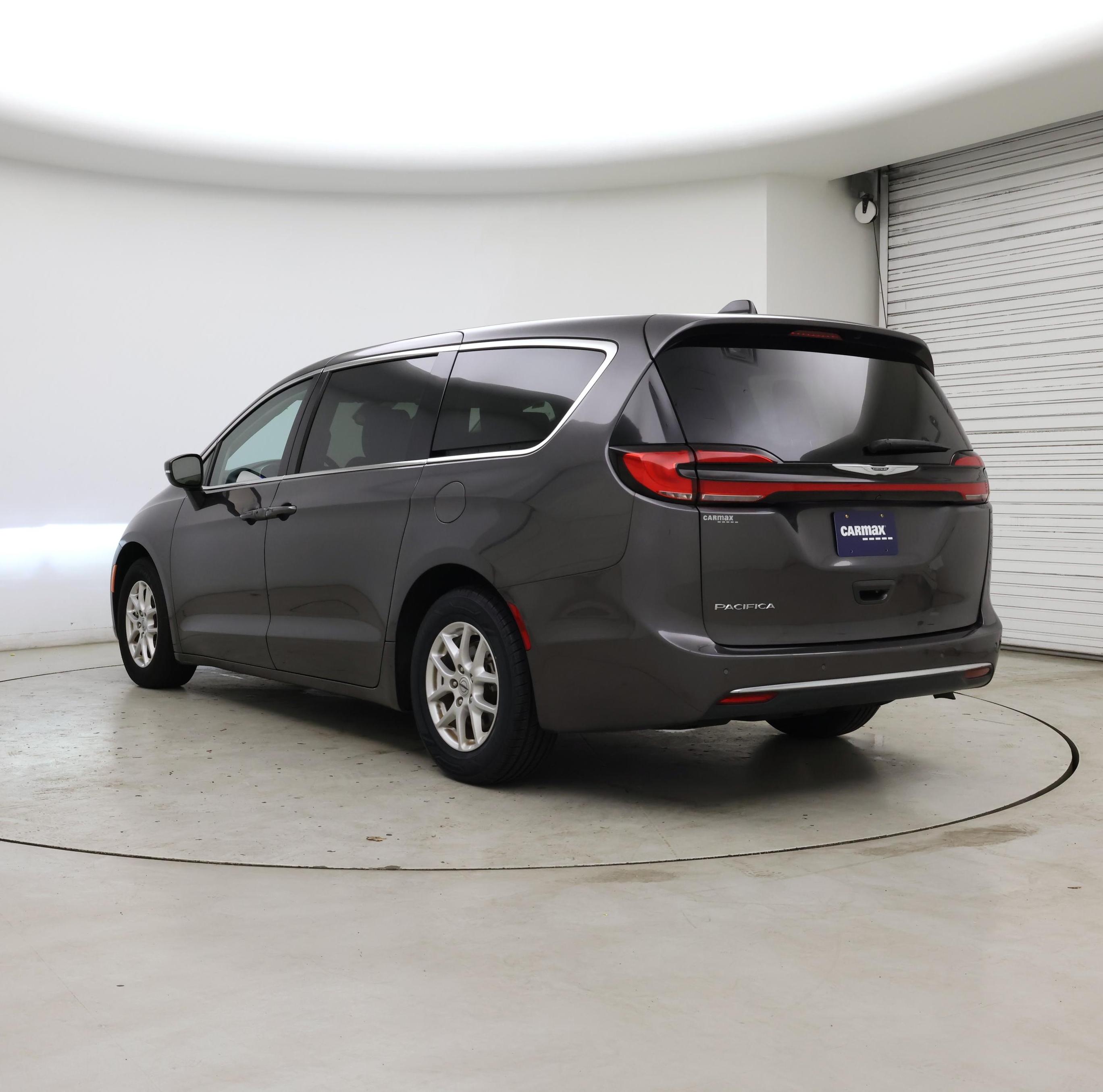 Thumbnail: 2023 Chrysler Pacifica - 2