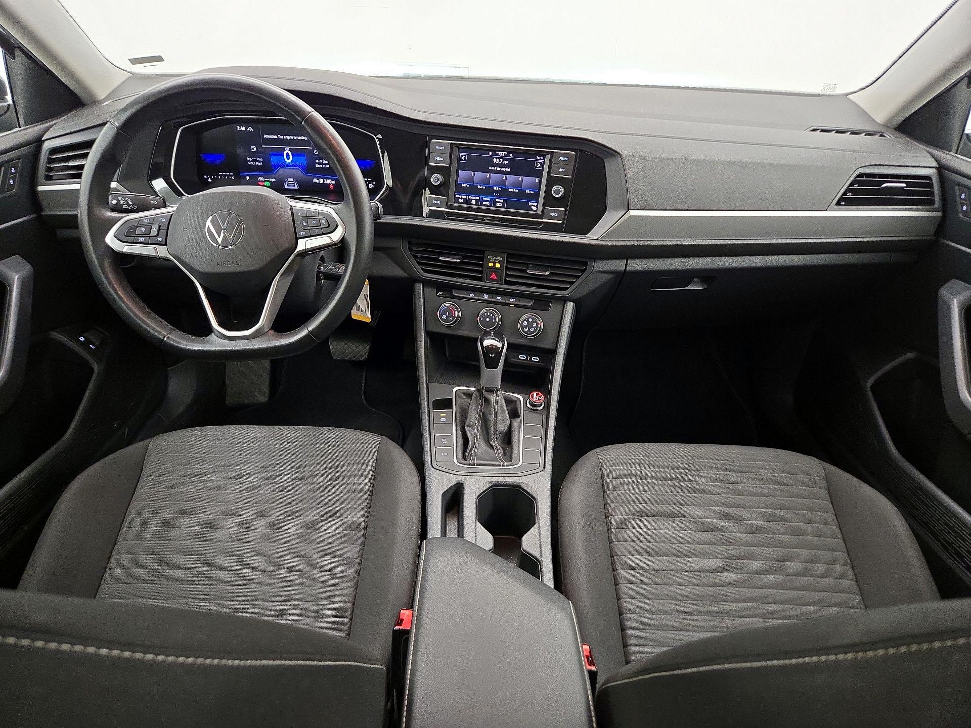 Thumbnail: 2024 Volkswagen Jetta - 9