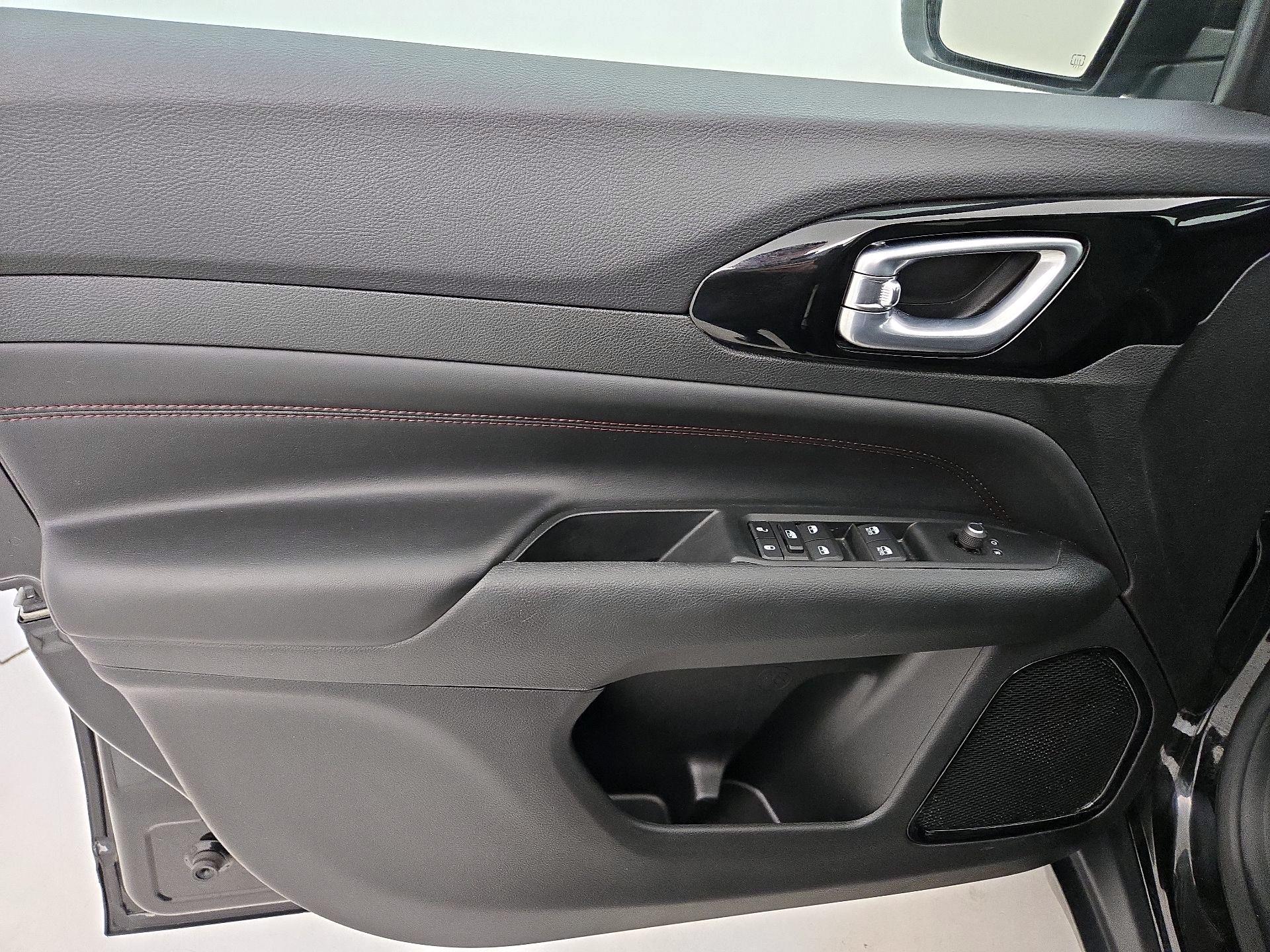 Thumbnail: 2022 Jeep Compass - 12