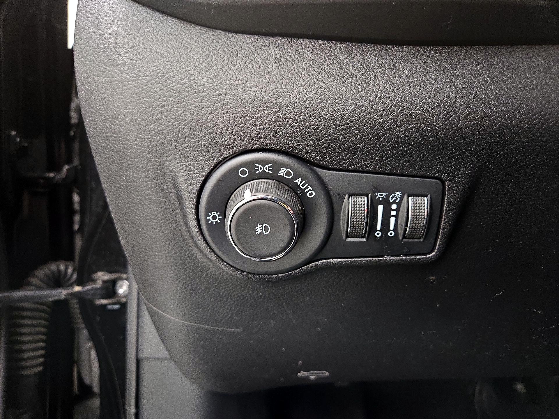 Thumbnail: 2022 Jeep Compass - 13