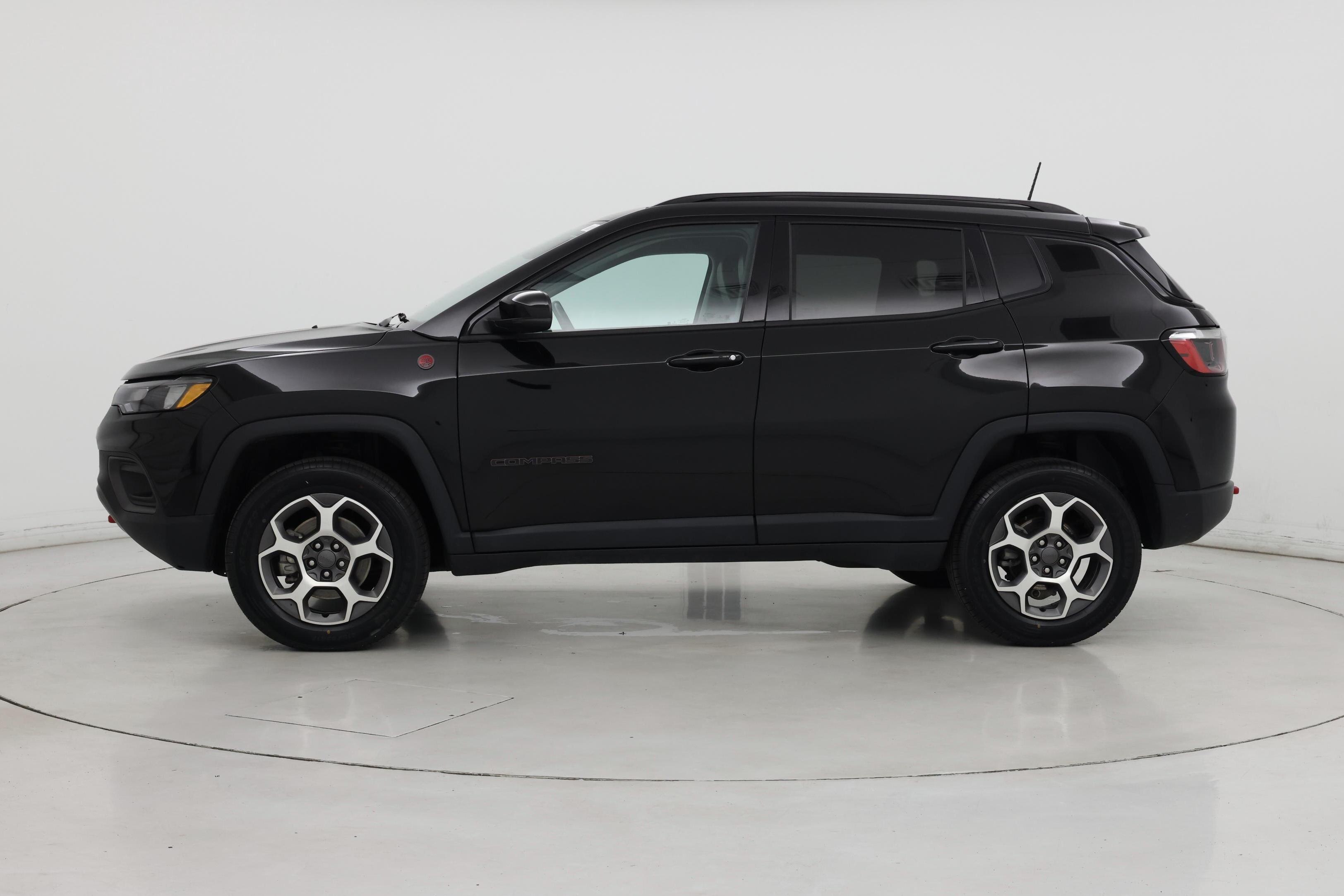 Thumbnail: 2022 Jeep Compass - 3