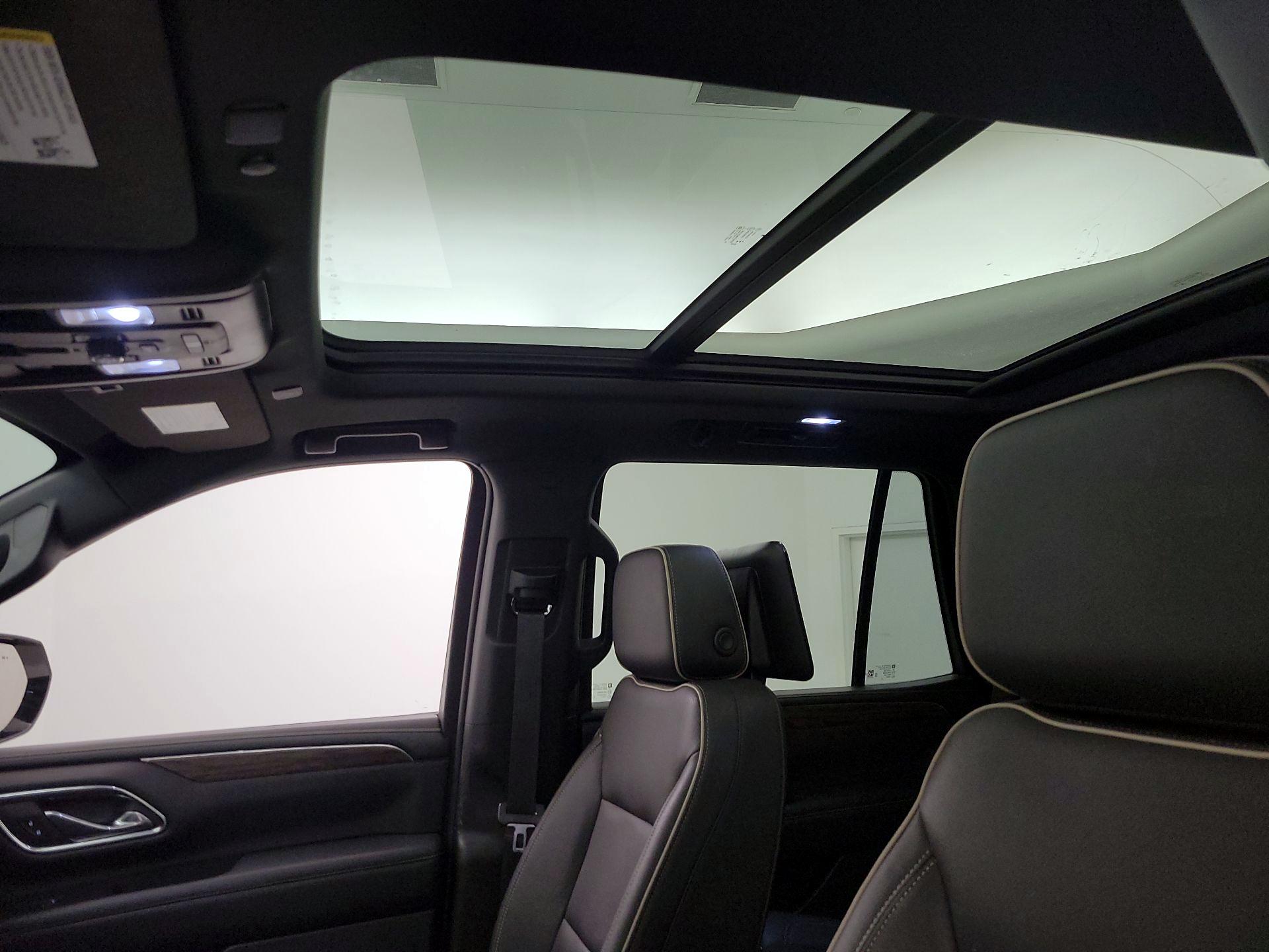 Thumbnail: 2023 Chevrolet Tahoe - 19