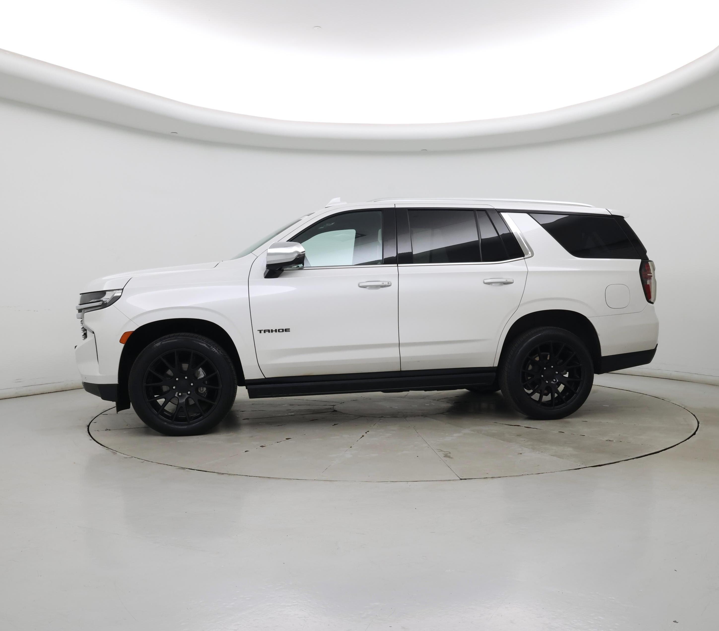 Thumbnail: 2023 Chevrolet Tahoe - 3