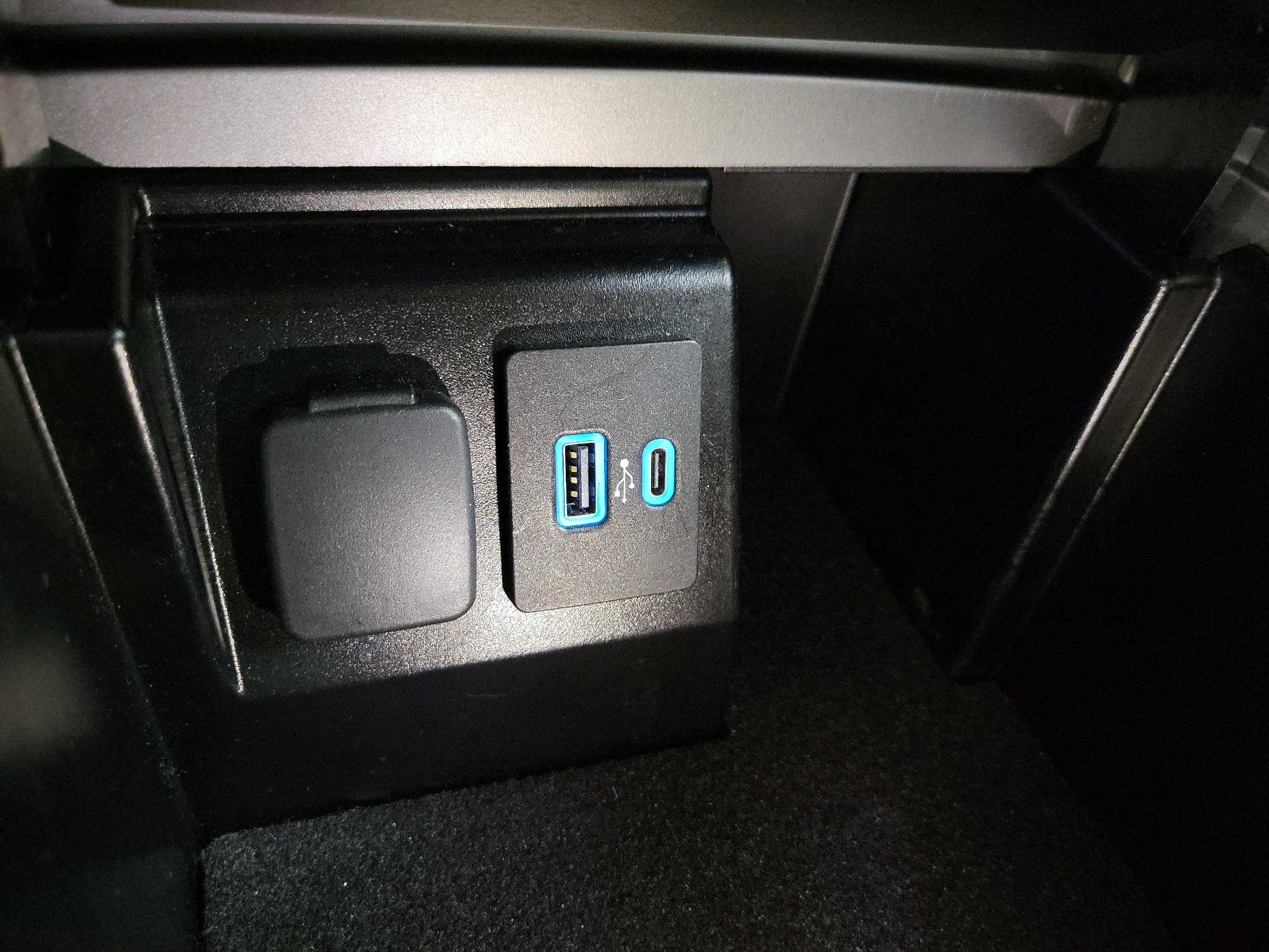 Thumbnail: 2021 Ford Explorer - 19