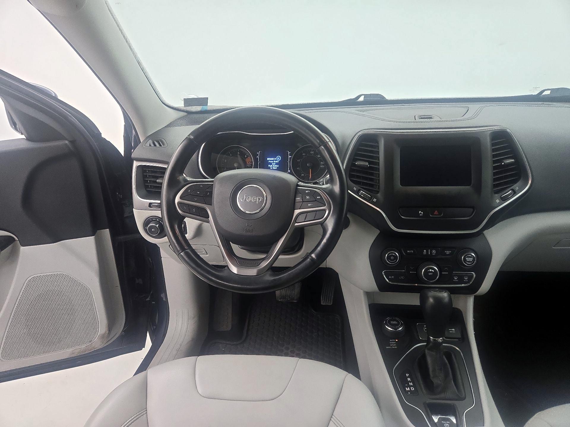 Thumbnail: 2020 Jeep Cherokee - 10