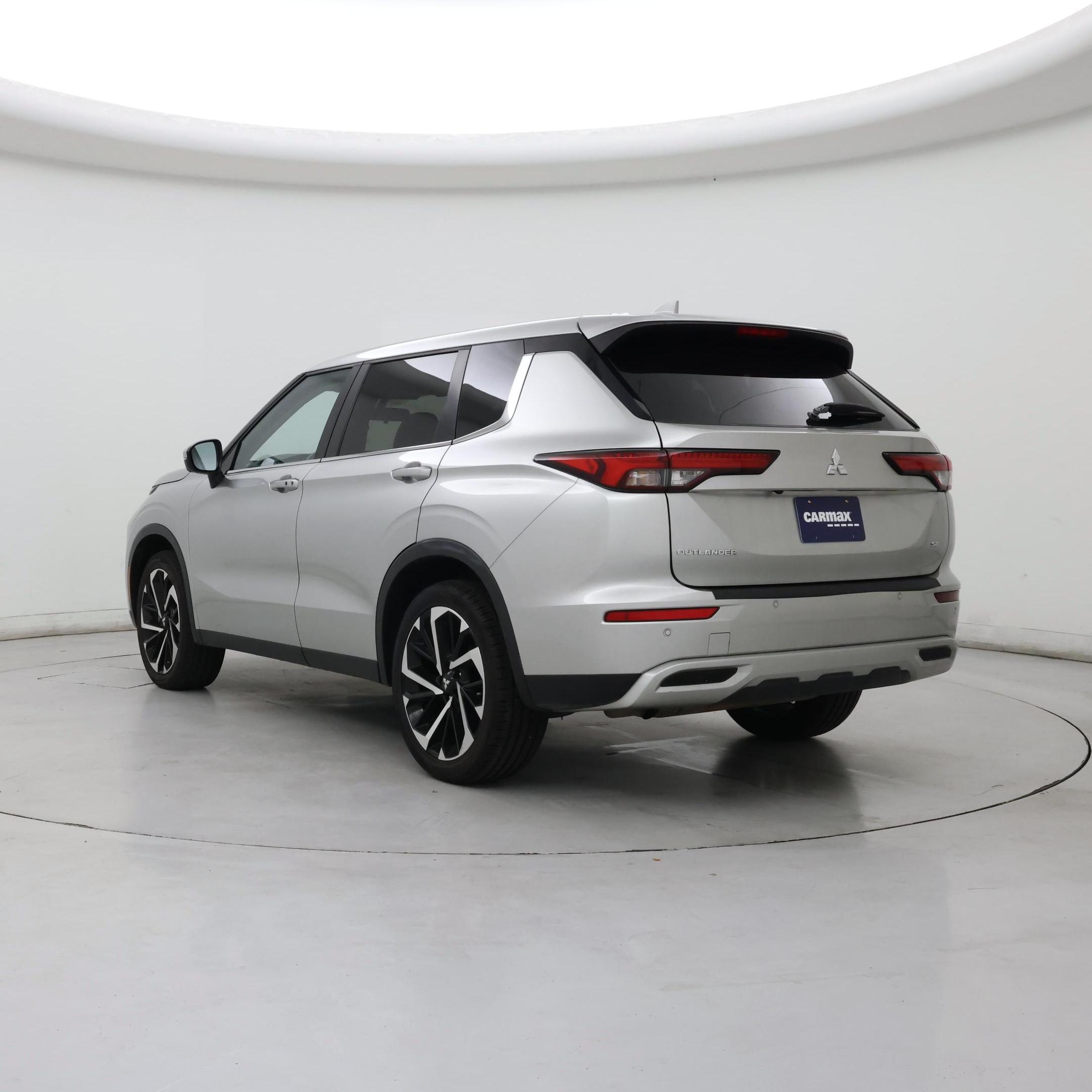 Thumbnail: 2024 Mitsubishi Outlander - 2
