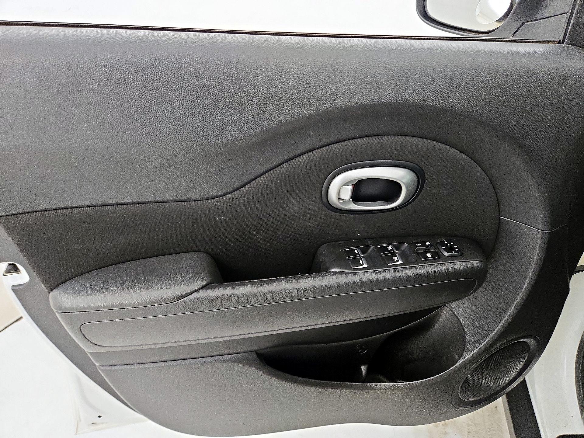 Thumbnail: 2017 Kia Soul - 12