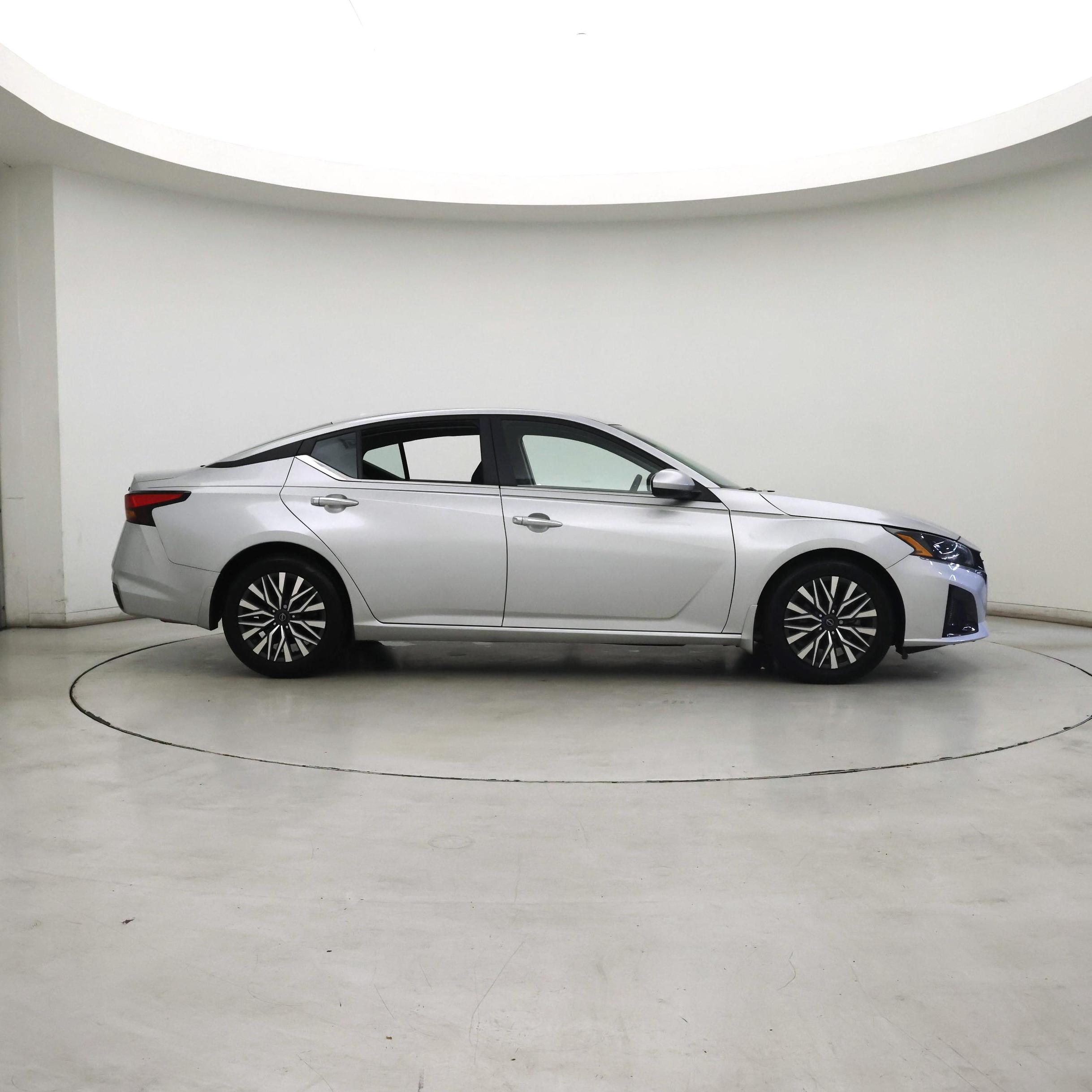 Thumbnail: 2023 Nissan Altima - 7