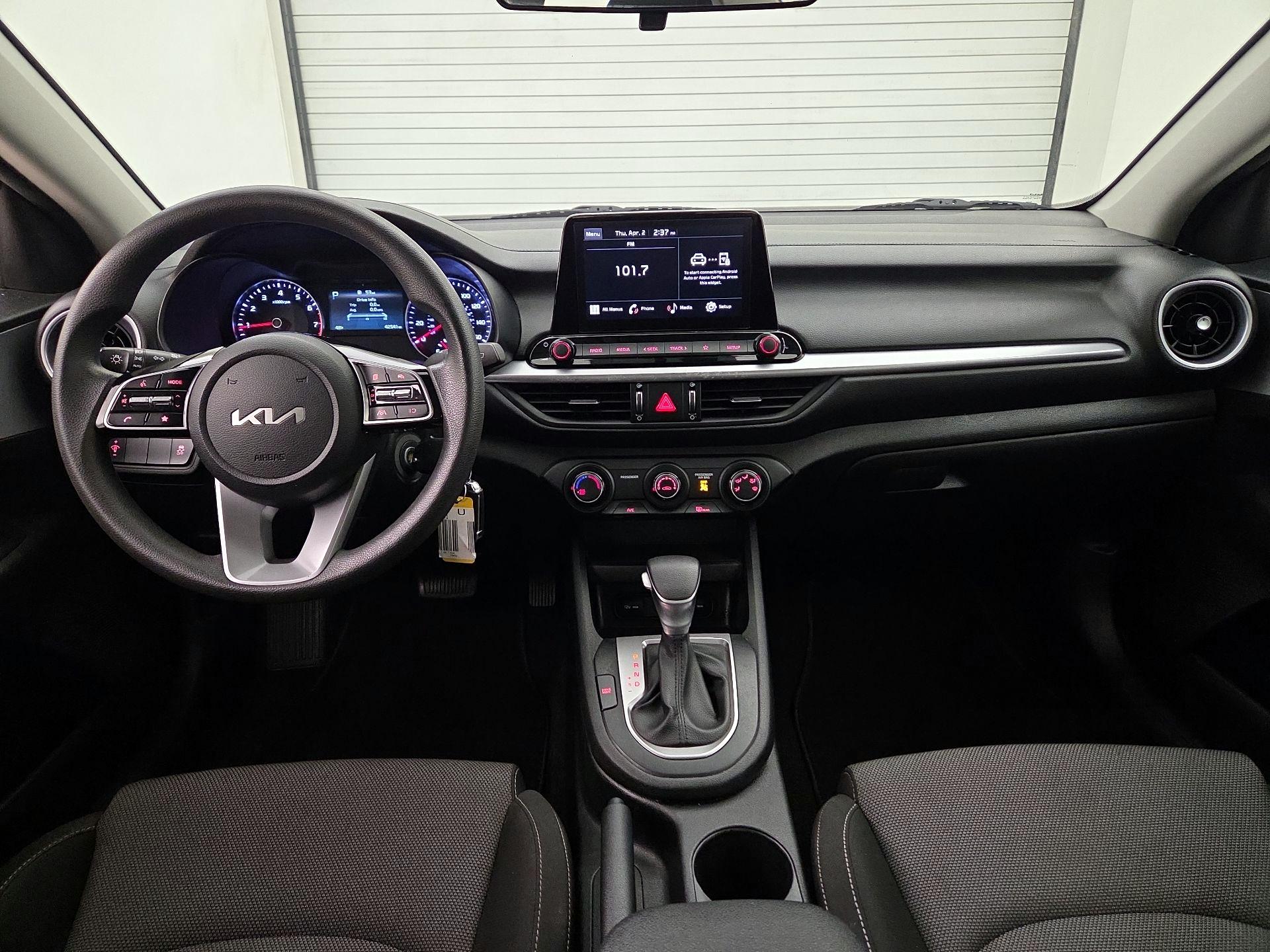 Thumbnail: 2023 Kia Forte - 9