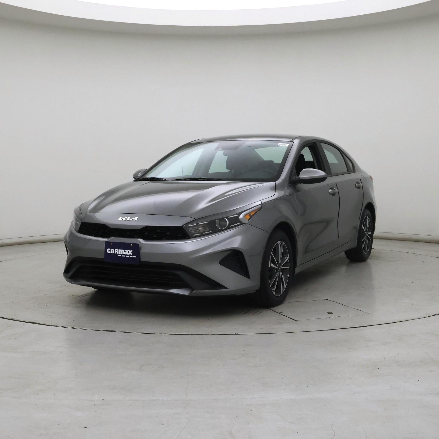 Thumbnail: 2023 Kia Forte - 4