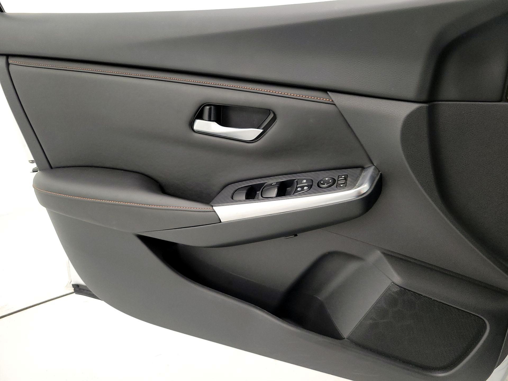 Thumbnail: 2023 Nissan Sentra - 12