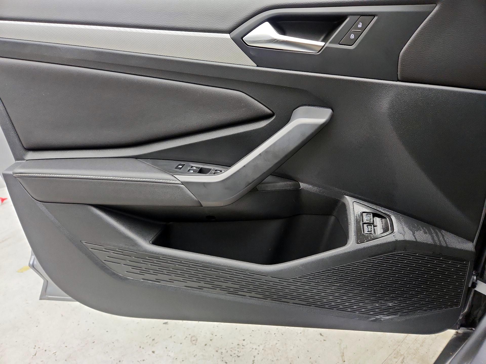 Thumbnail: 2024 Volkswagen Jetta - 12