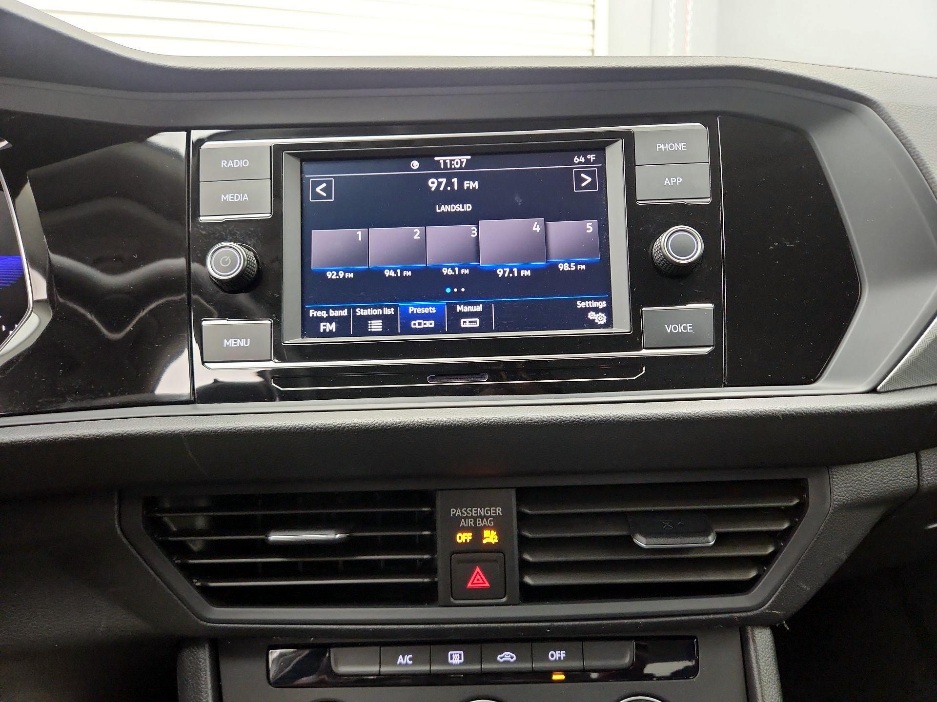 Thumbnail: 2024 Volkswagen Jetta - 15