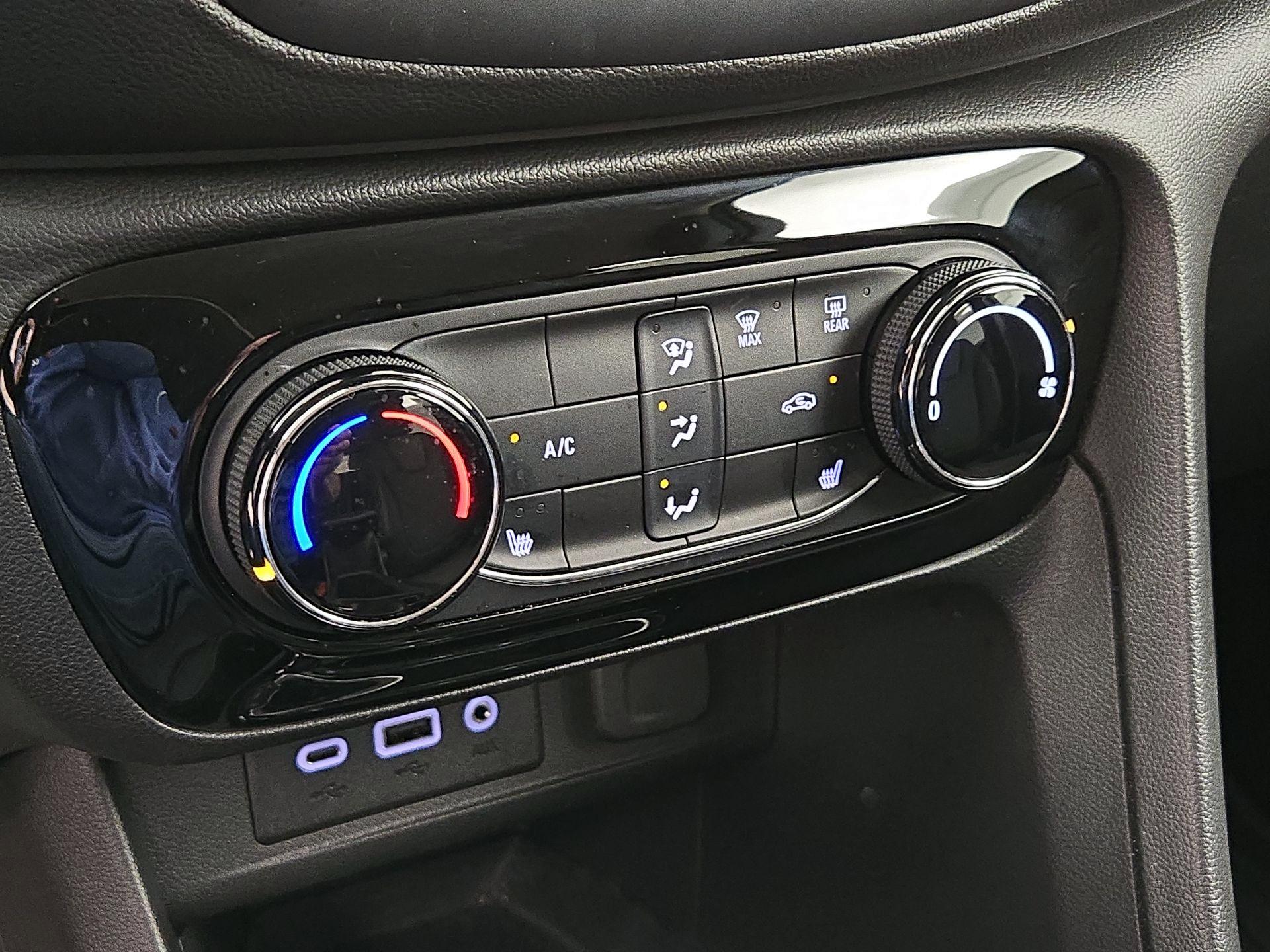 Thumbnail: 2021 Buick Encore GX - 16