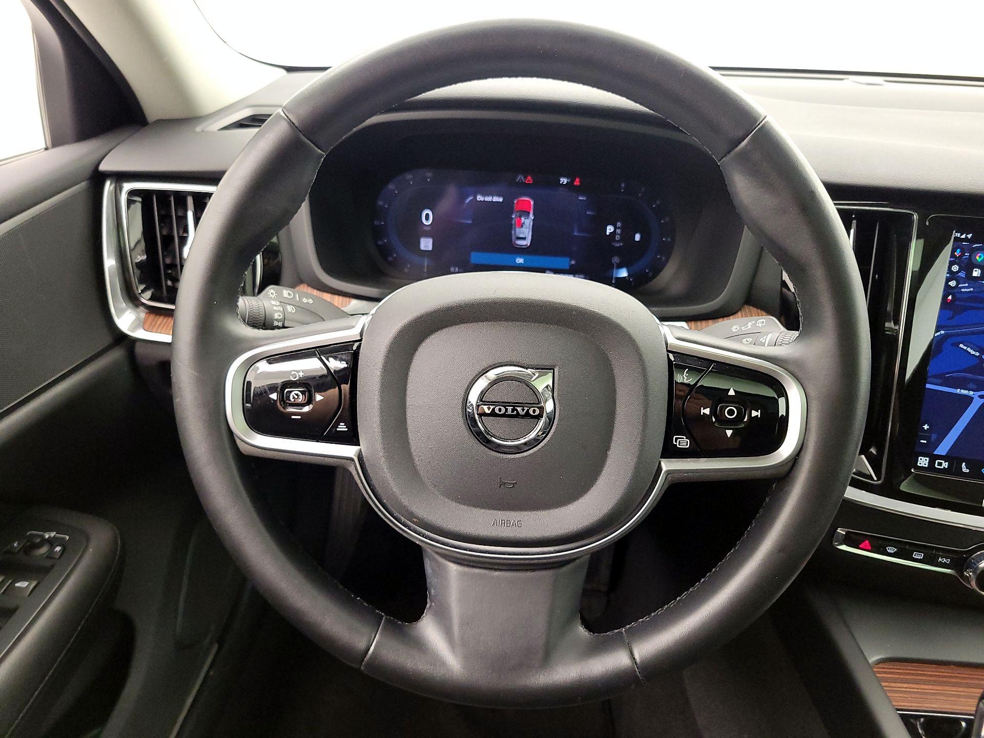 Thumbnail: 2025 Volvo S60 - 10