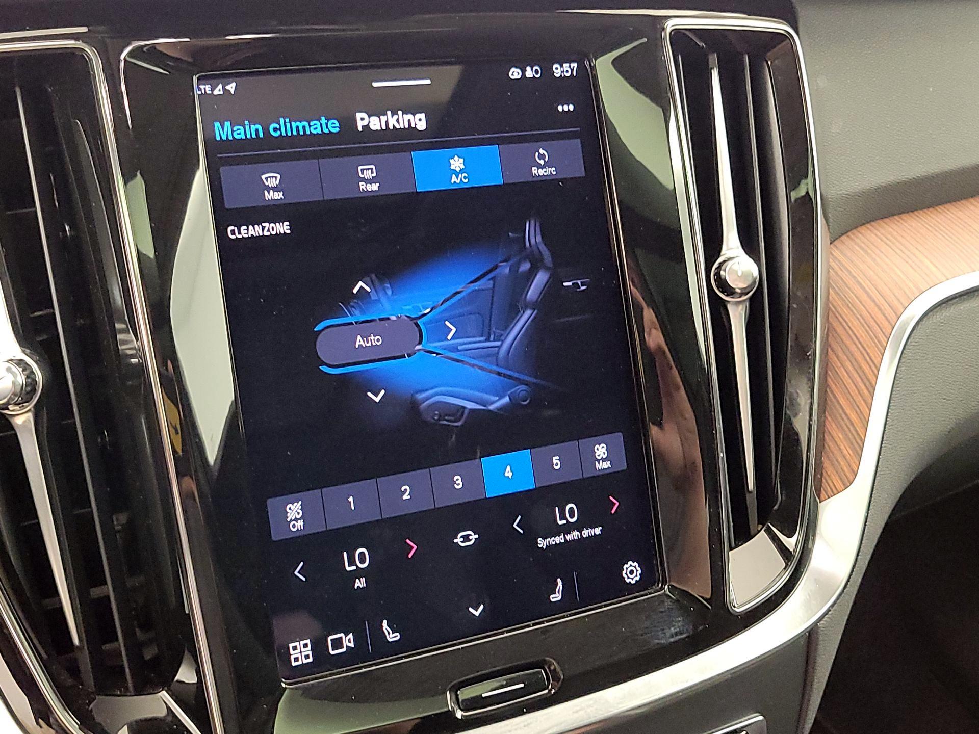 Thumbnail: 2025 Volvo S60 - 17