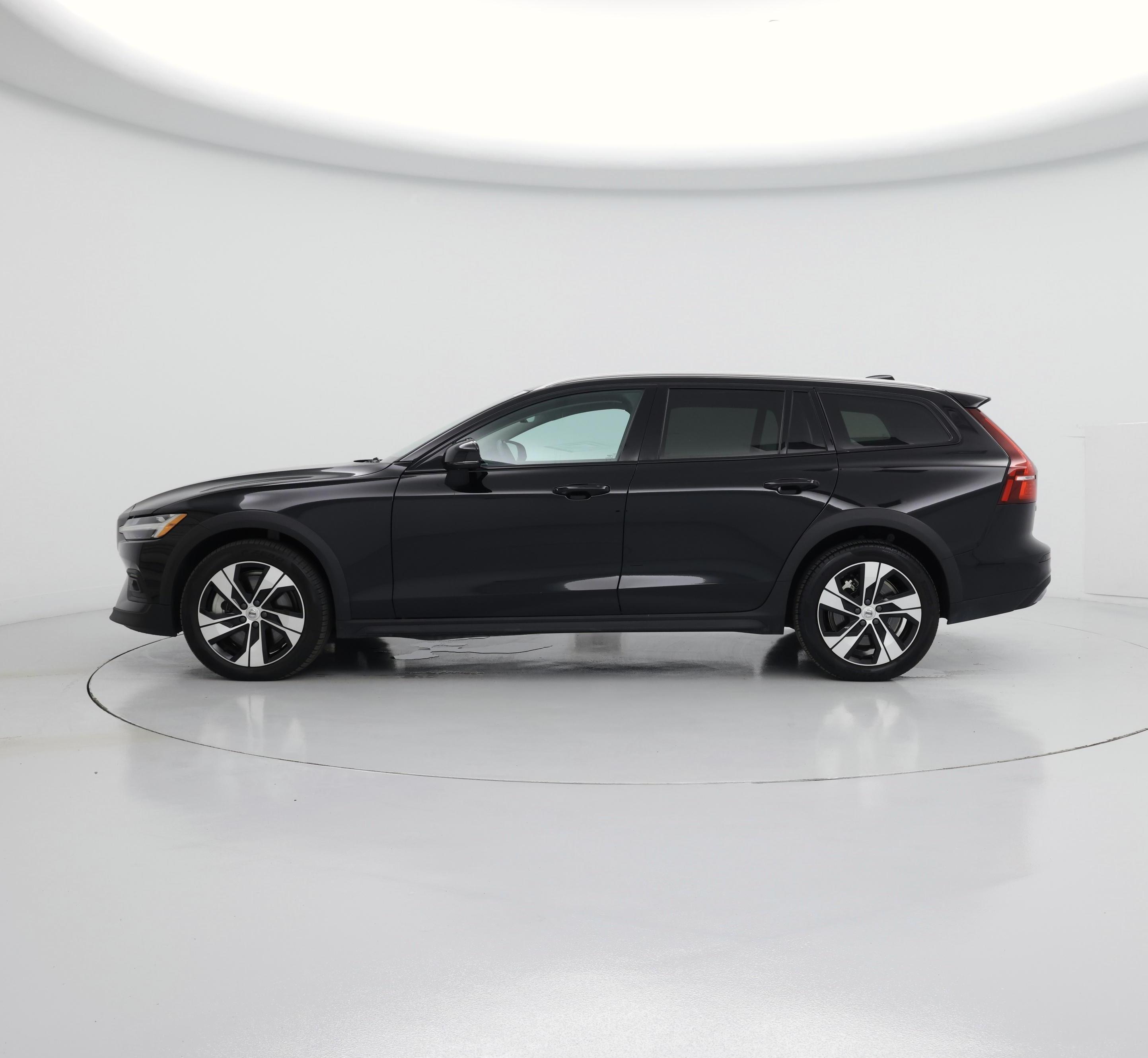 Thumbnail: 2025 Volvo S60 - 3