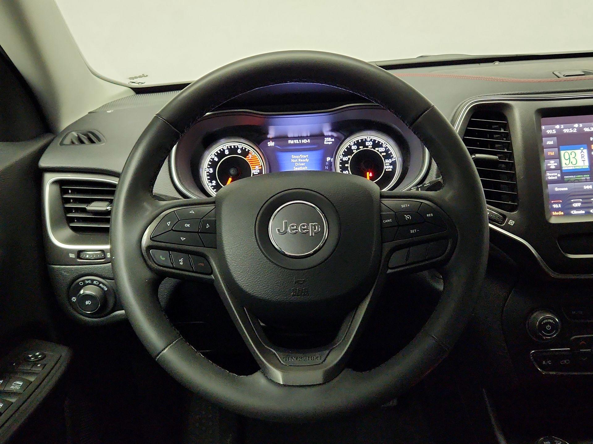 Thumbnail: 2022 Jeep Cherokee - 10