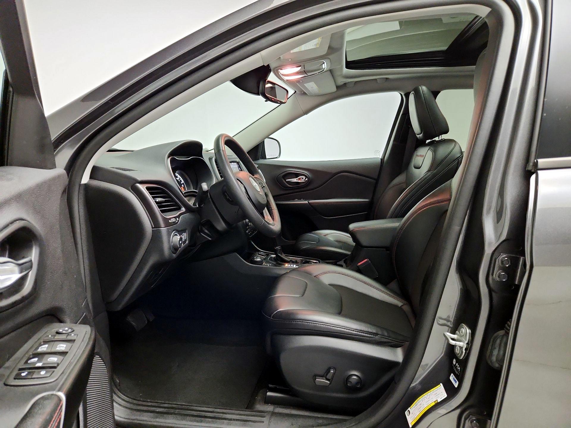 Thumbnail: 2022 Jeep Cherokee - 11