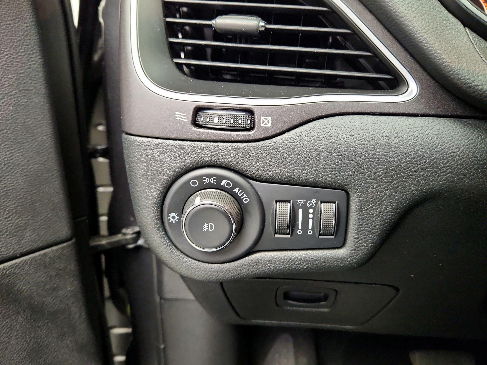 Thumbnail: 2022 Jeep Cherokee - 13