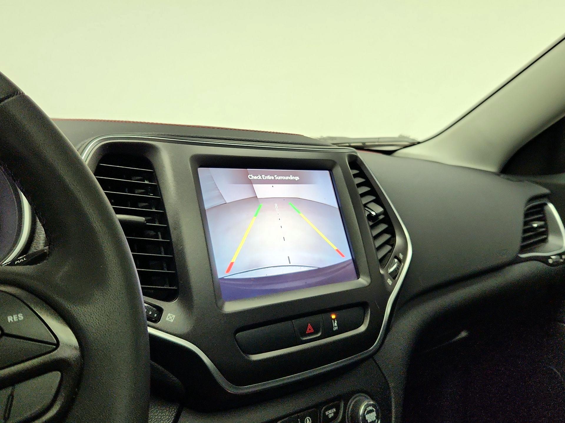 Thumbnail: 2022 Jeep Cherokee - 15