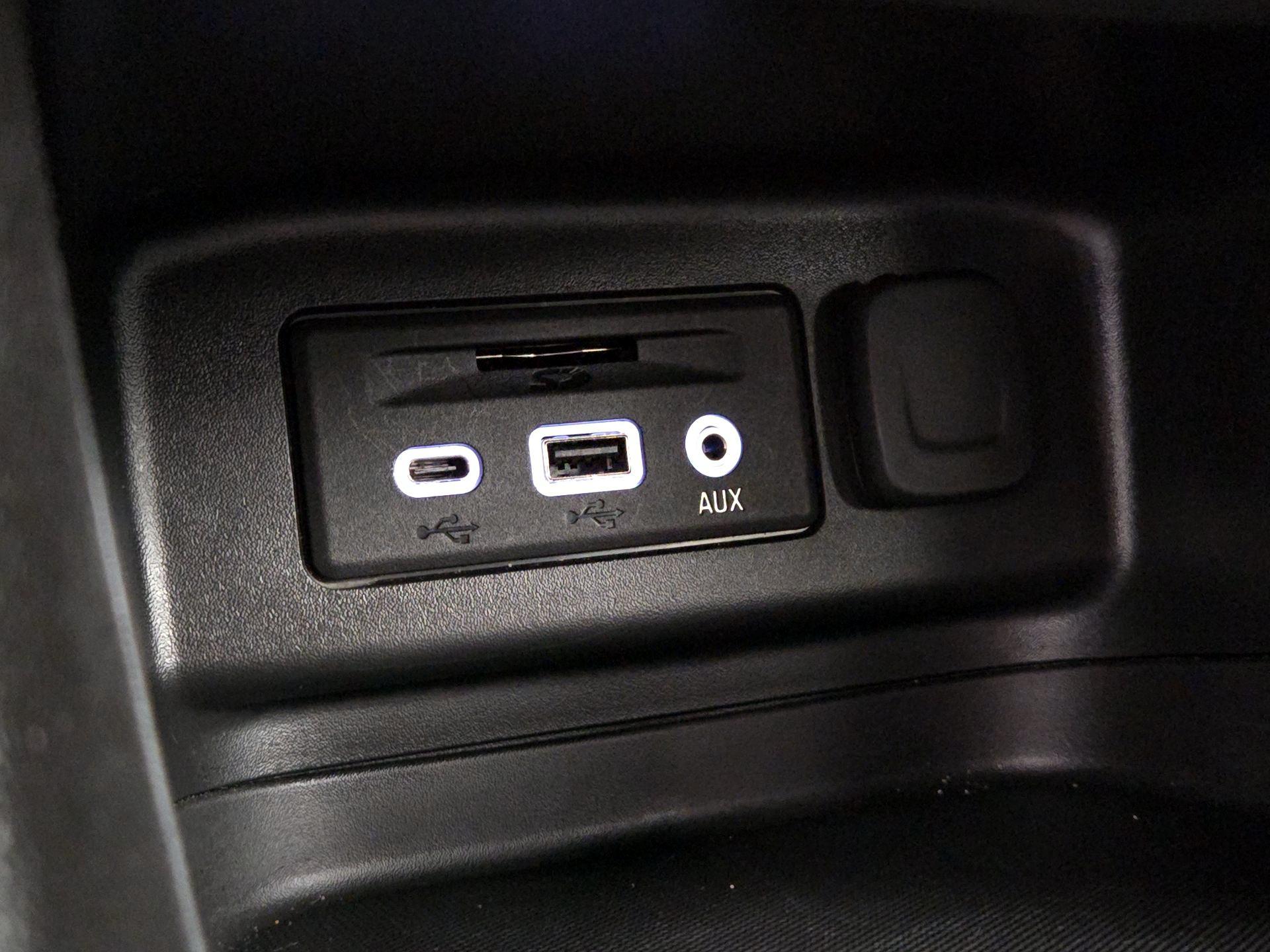 Thumbnail: 2023 Chevrolet Equinox - 18