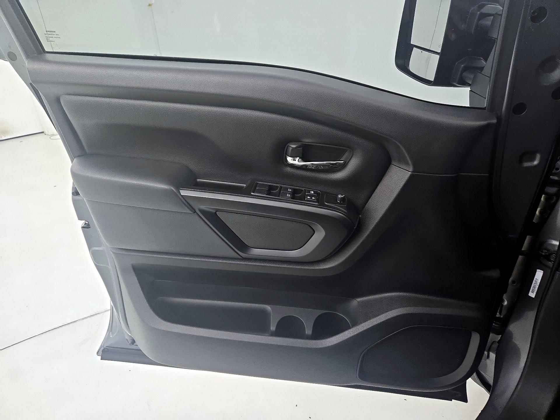 Thumbnail: 2023 Nissan Titan - 12