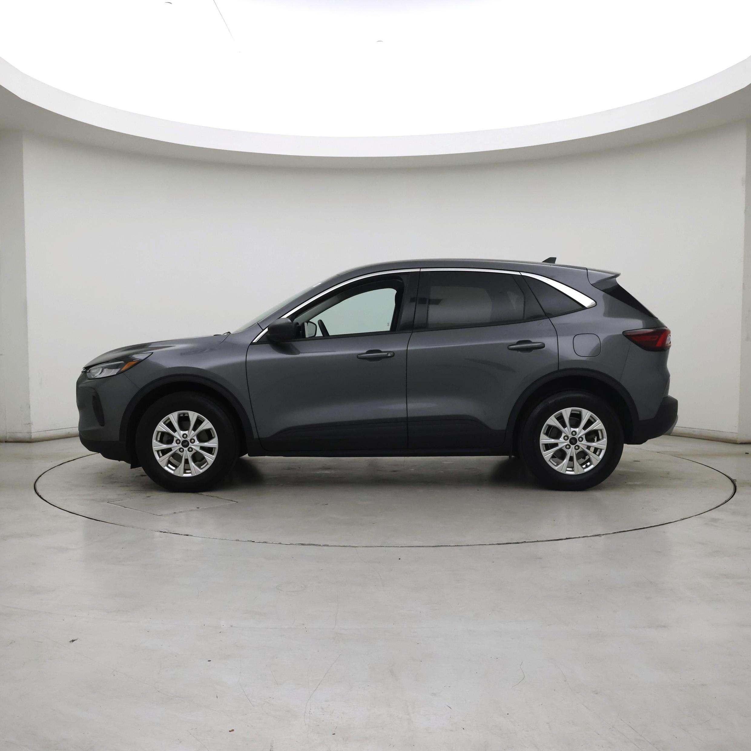 Thumbnail: 2023 Ford Escape - 3