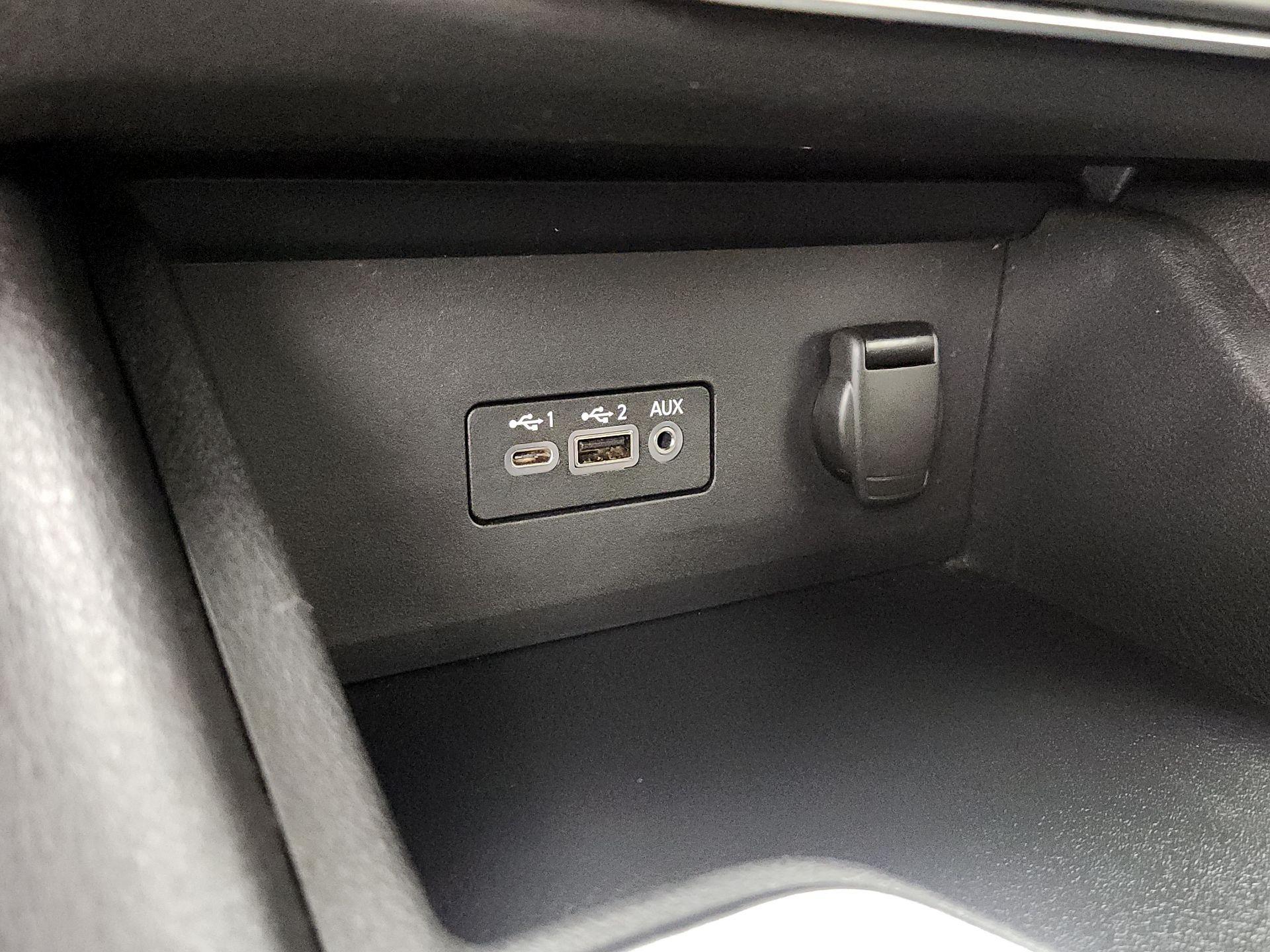 Thumbnail: 2021 Nissan Sentra - 18