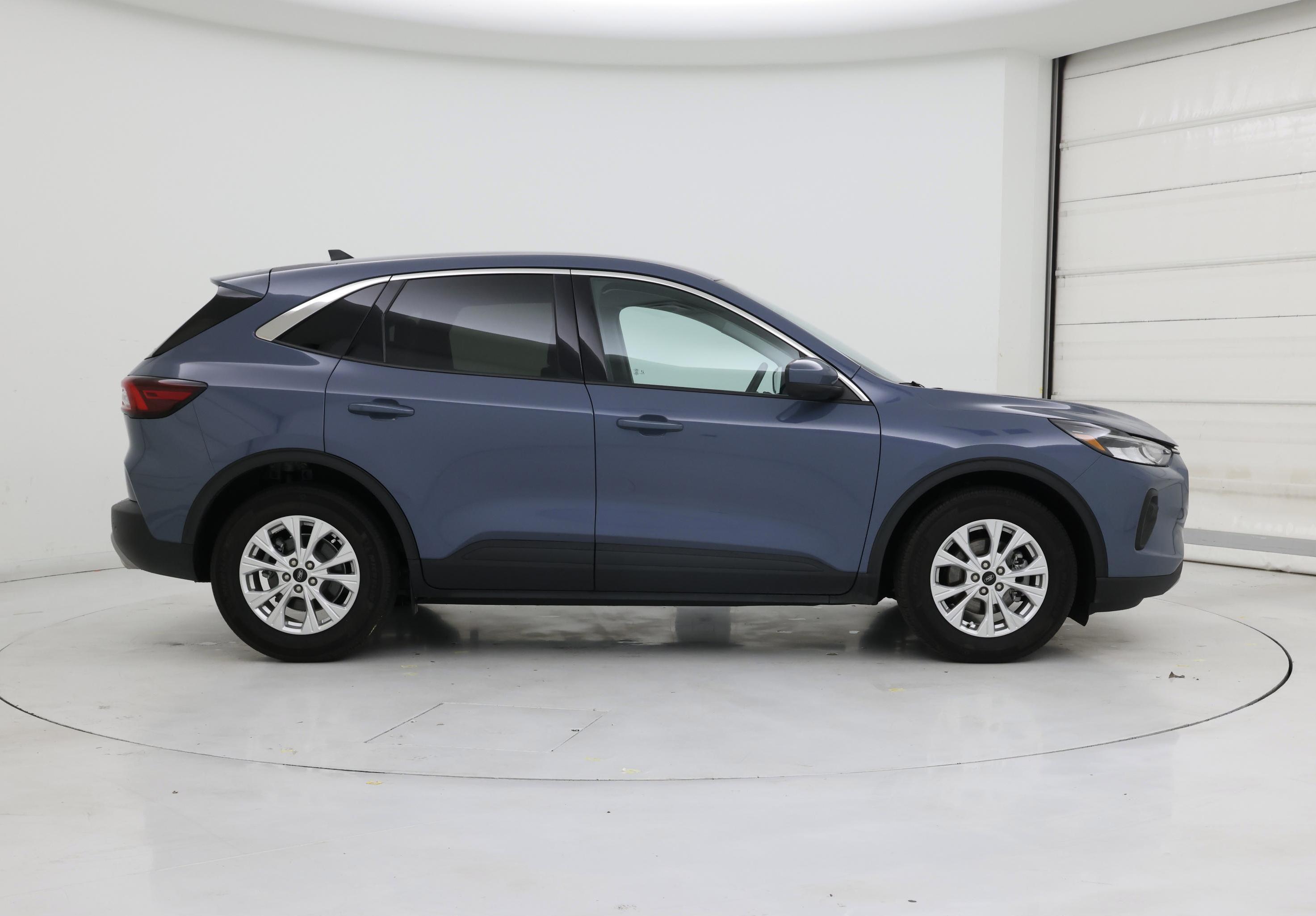 Thumbnail: 2023 Ford Escape - 7