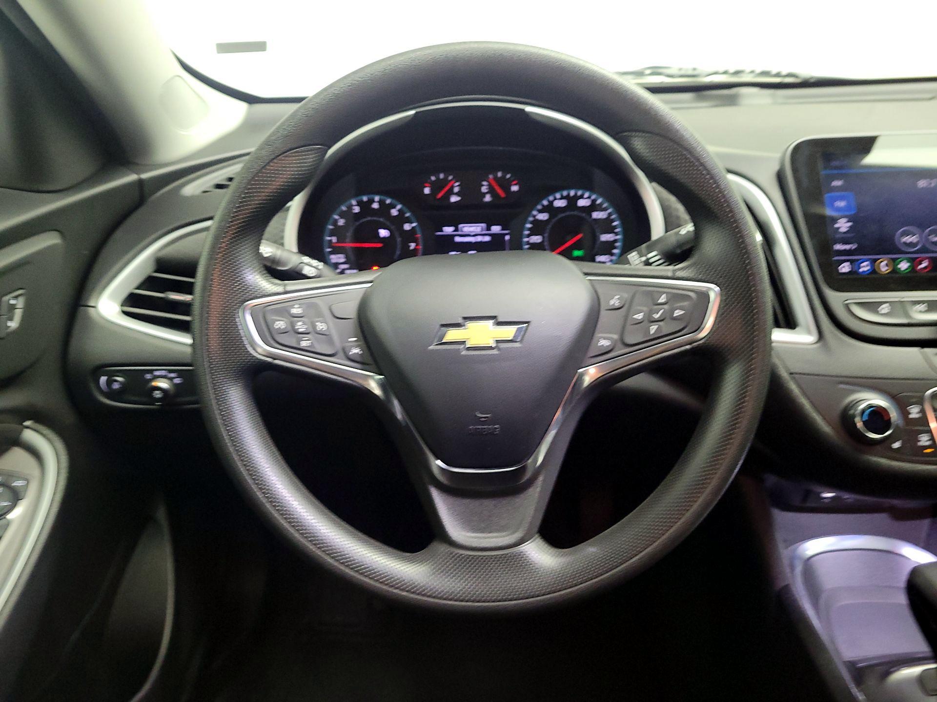 Thumbnail: 2023 Chevrolet Malibu - 10