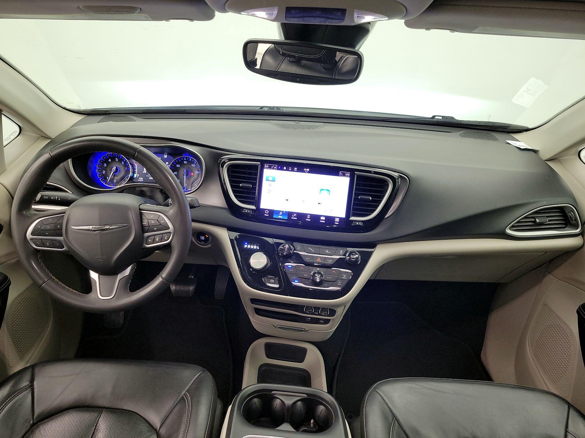 Thumbnail: 2022 Chrysler Pacifica - 9
