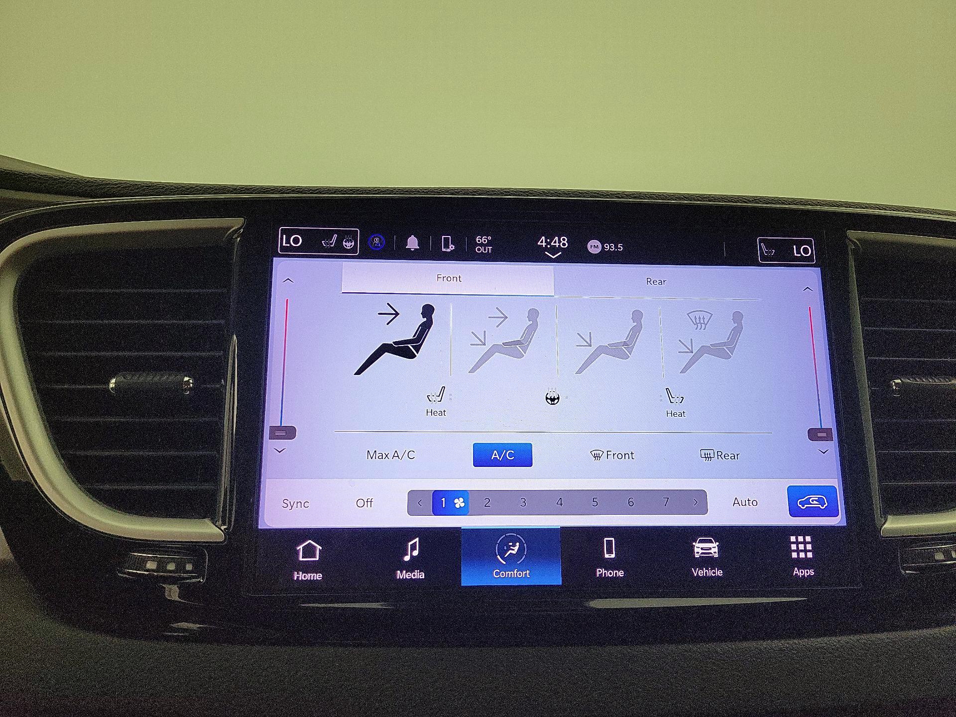 Thumbnail: 2022 Chrysler Pacifica - 16