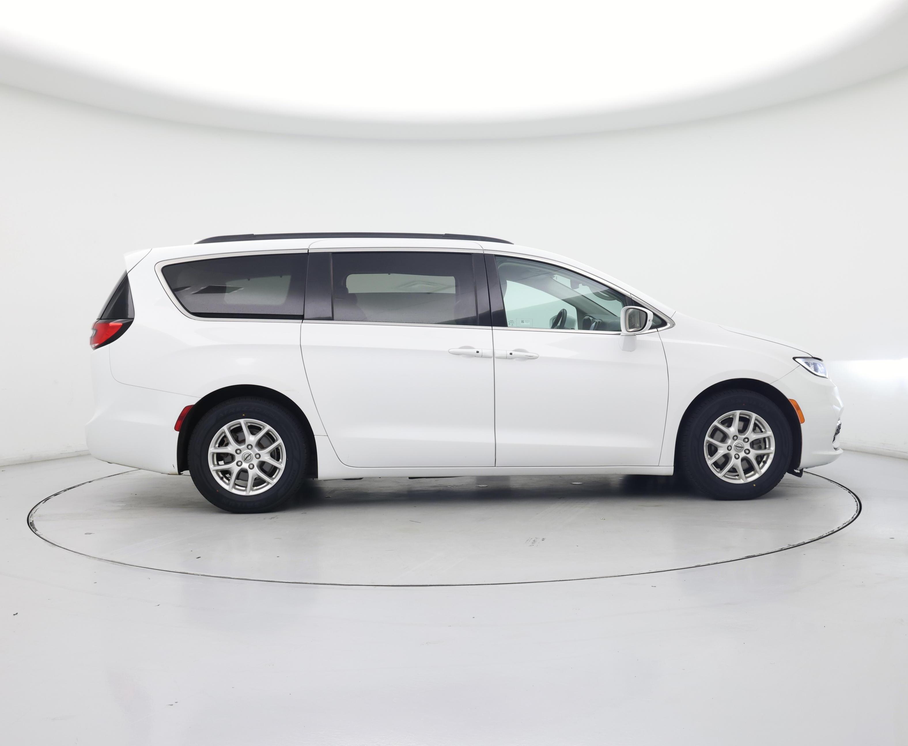 Thumbnail: 2022 Chrysler Pacifica - 7