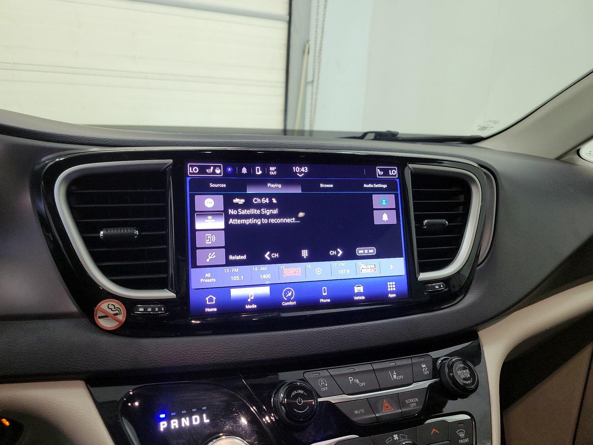 Thumbnail: 2022 Chrysler Pacifica - 15