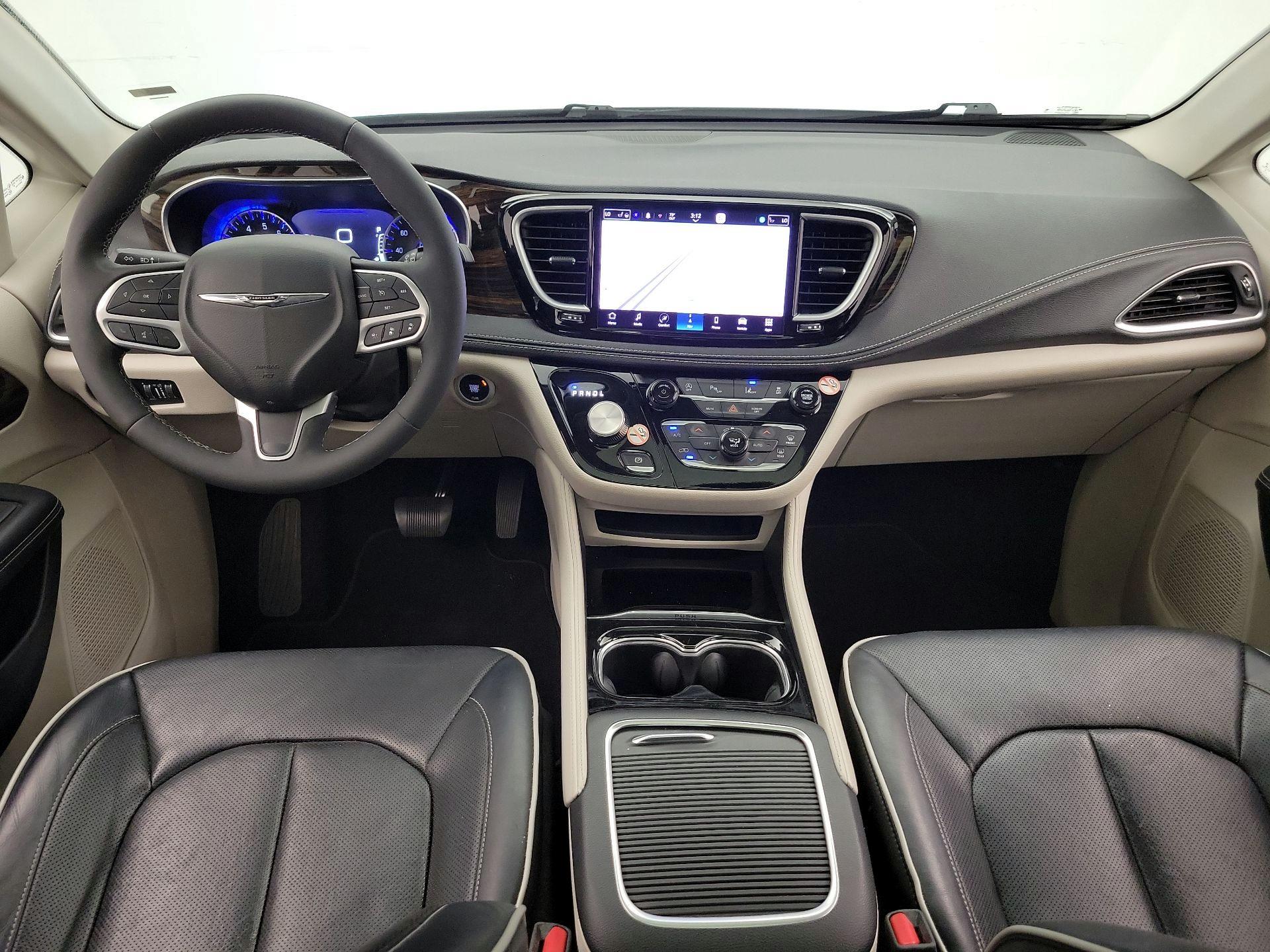 Thumbnail: 2023 Chrysler Pacifica - 9