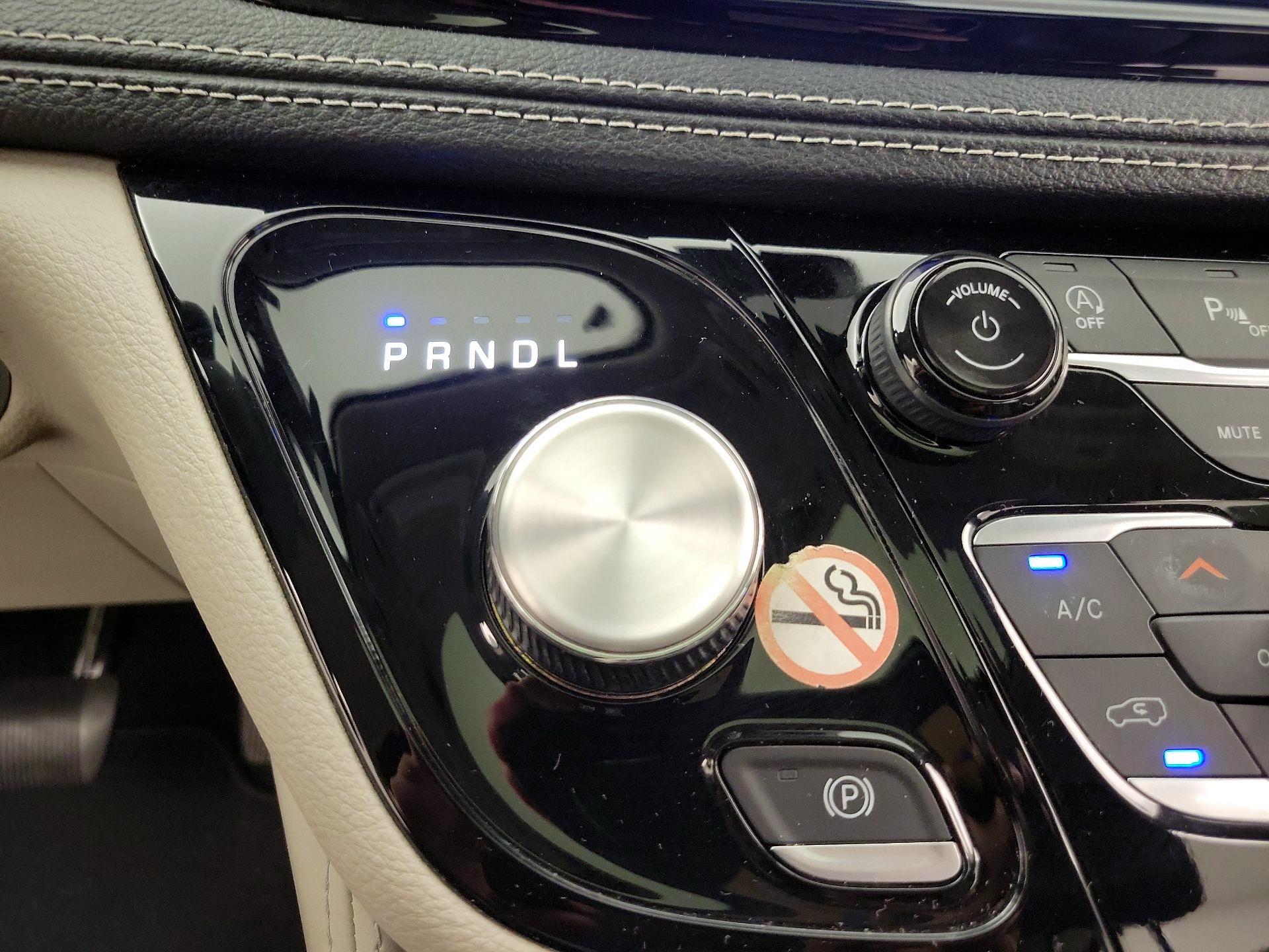 Thumbnail: 2023 Chrysler Pacifica - 18