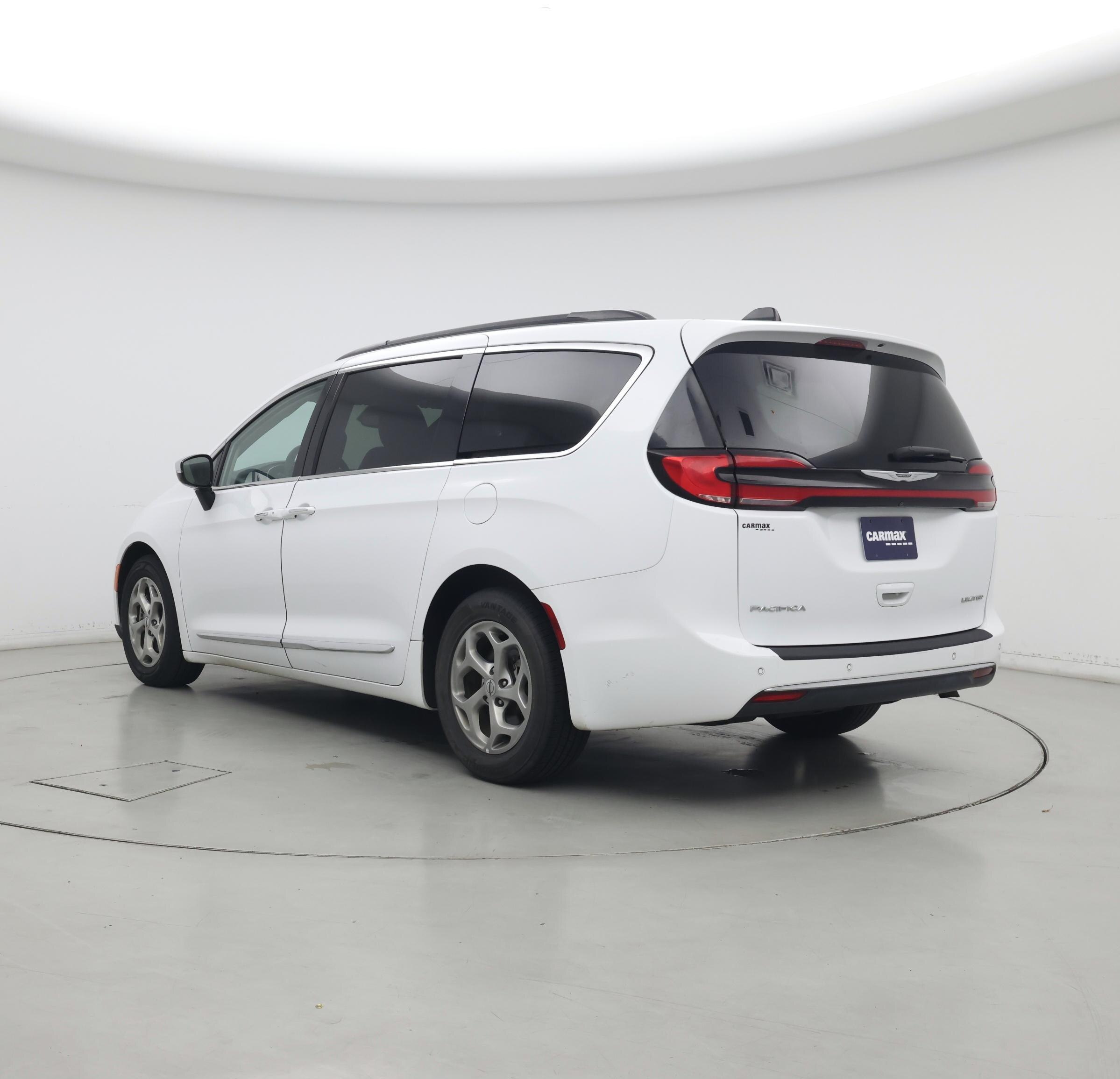 Thumbnail: 2023 Chrysler Pacifica - 2