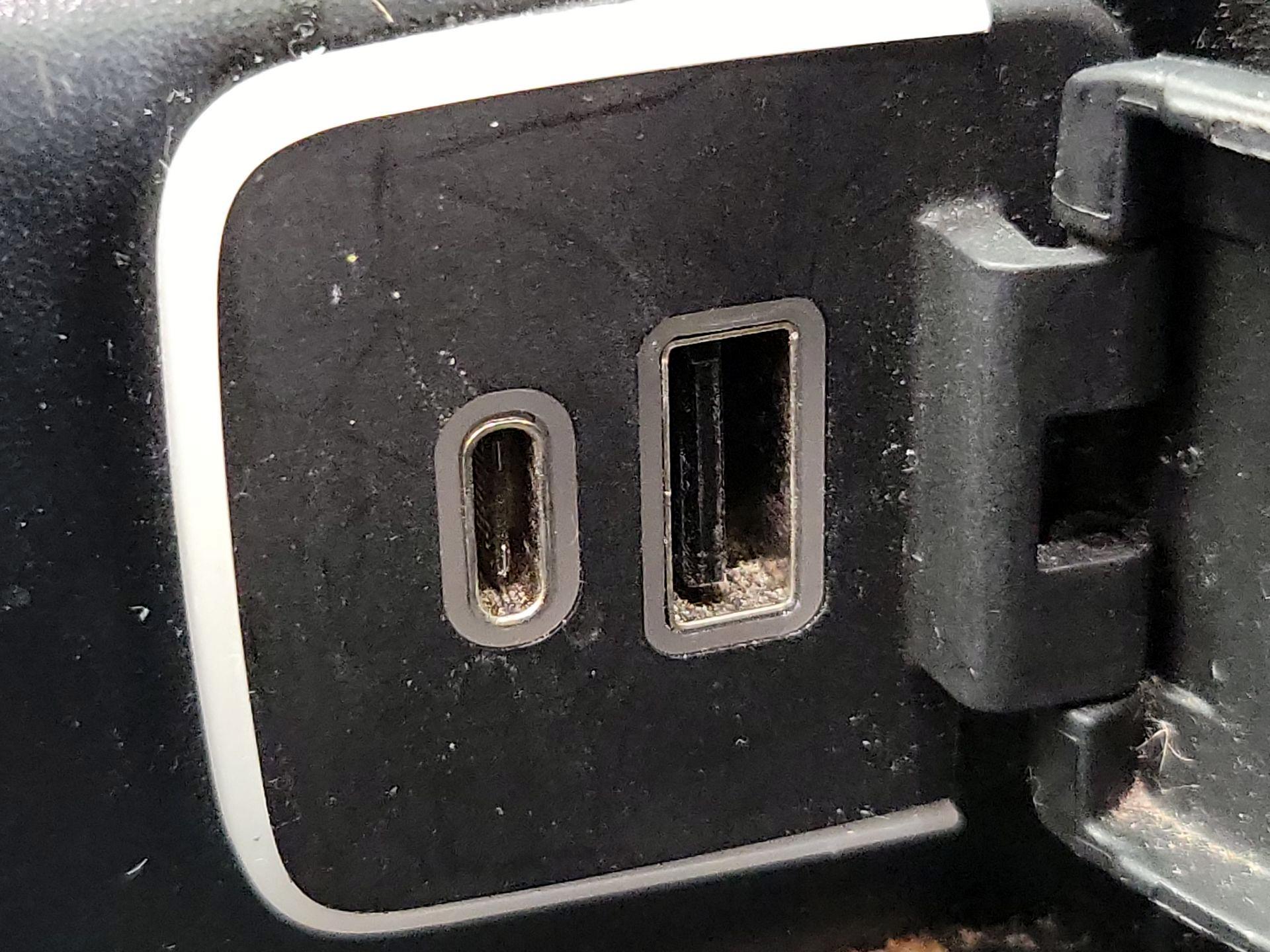 Thumbnail: 2023 Chrysler Pacifica - 19