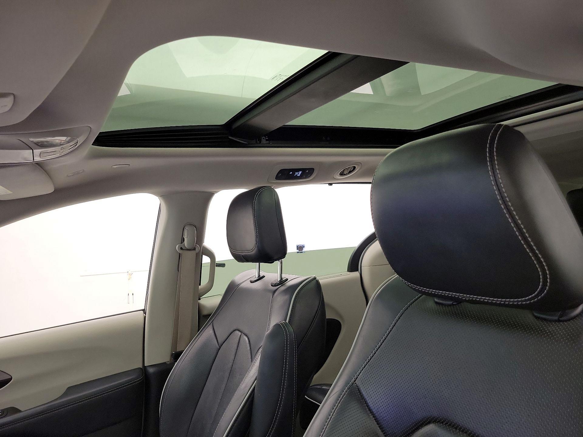 Thumbnail: 2023 Chrysler Pacifica - 20