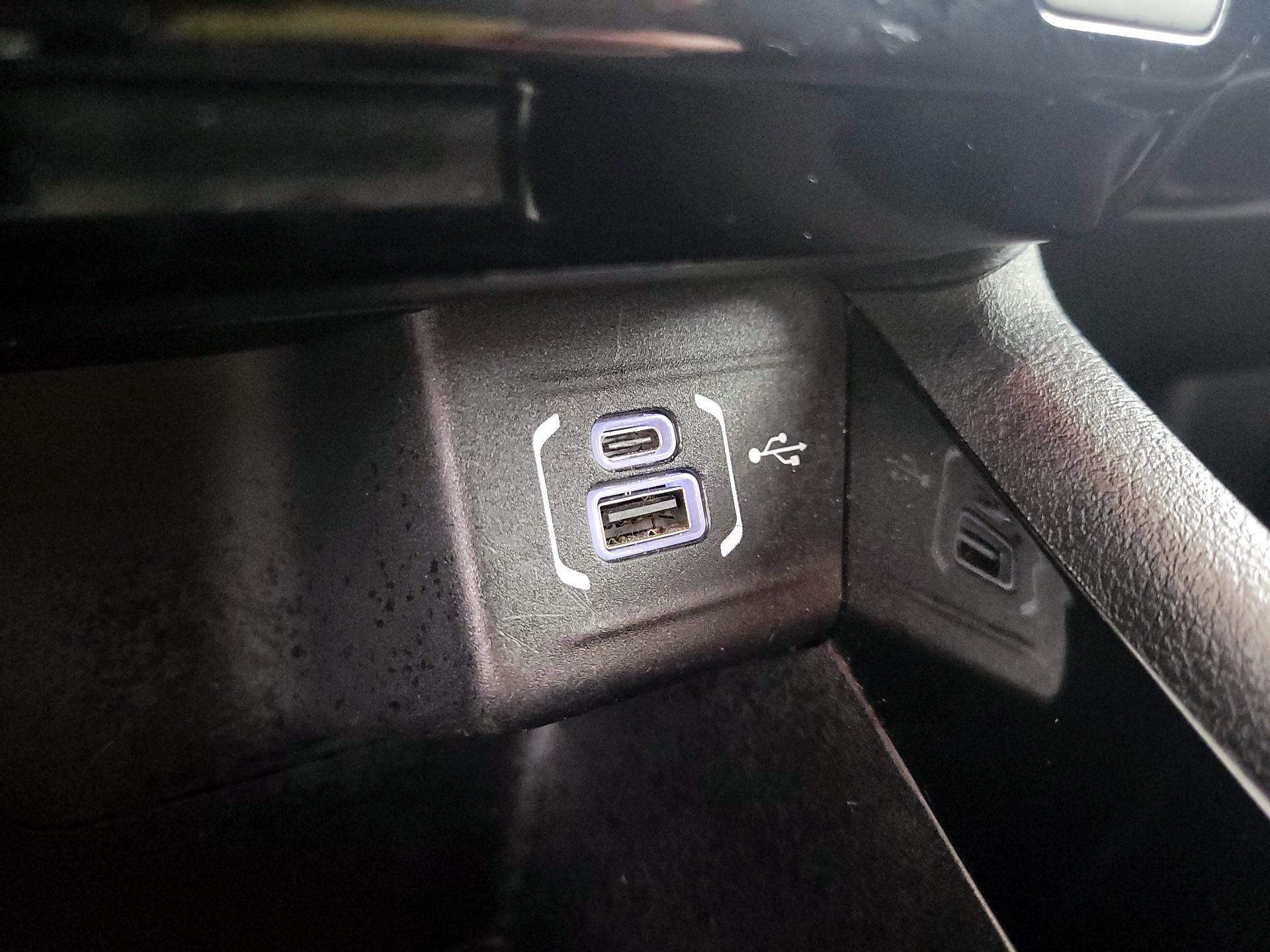 Thumbnail: 2022 Jeep Compass - 18