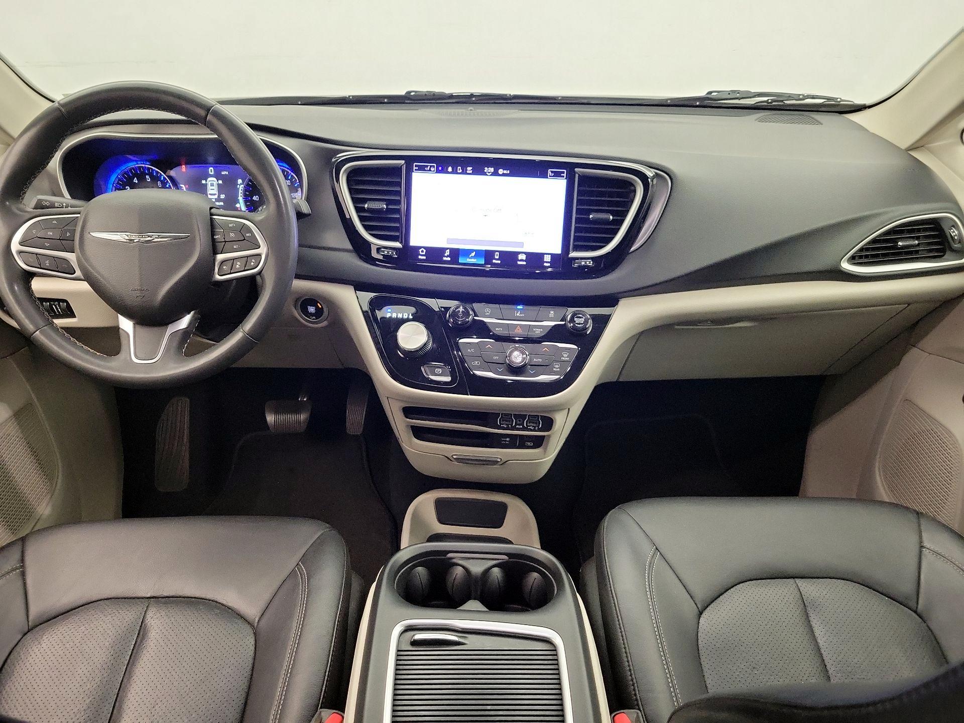 Thumbnail: 2022 Chrysler Pacifica - 9